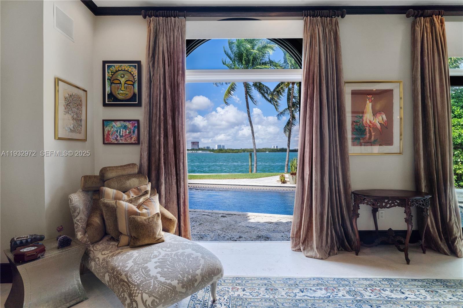 10330 W Broadview Dr