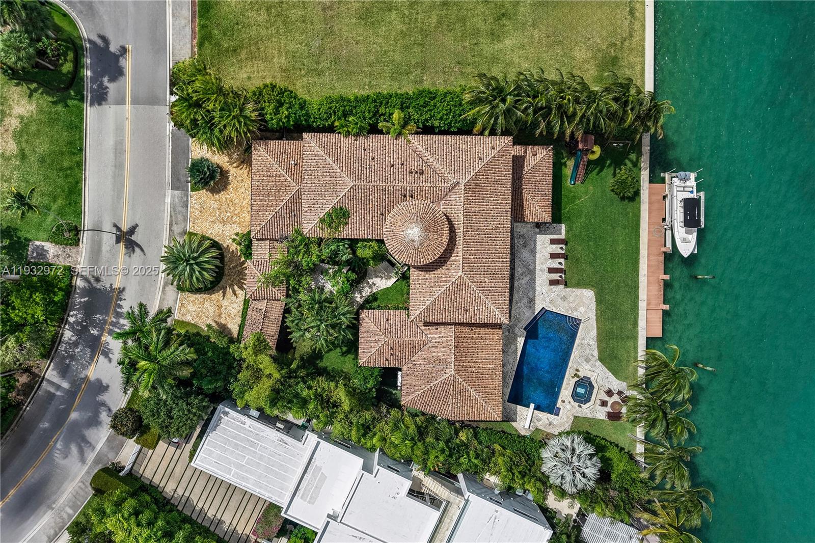 10330 W Broadview Dr