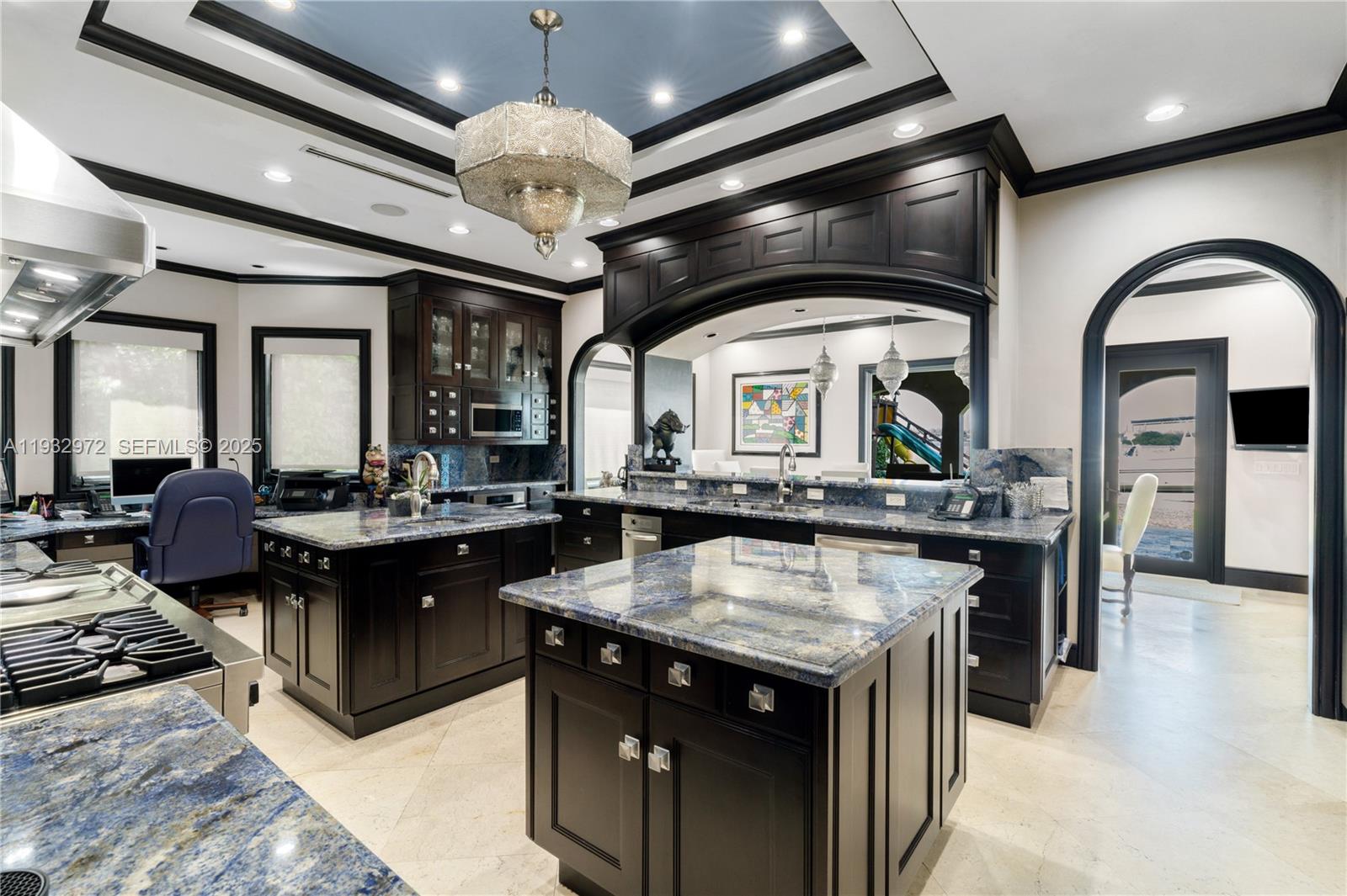 10330 W Broadview Dr