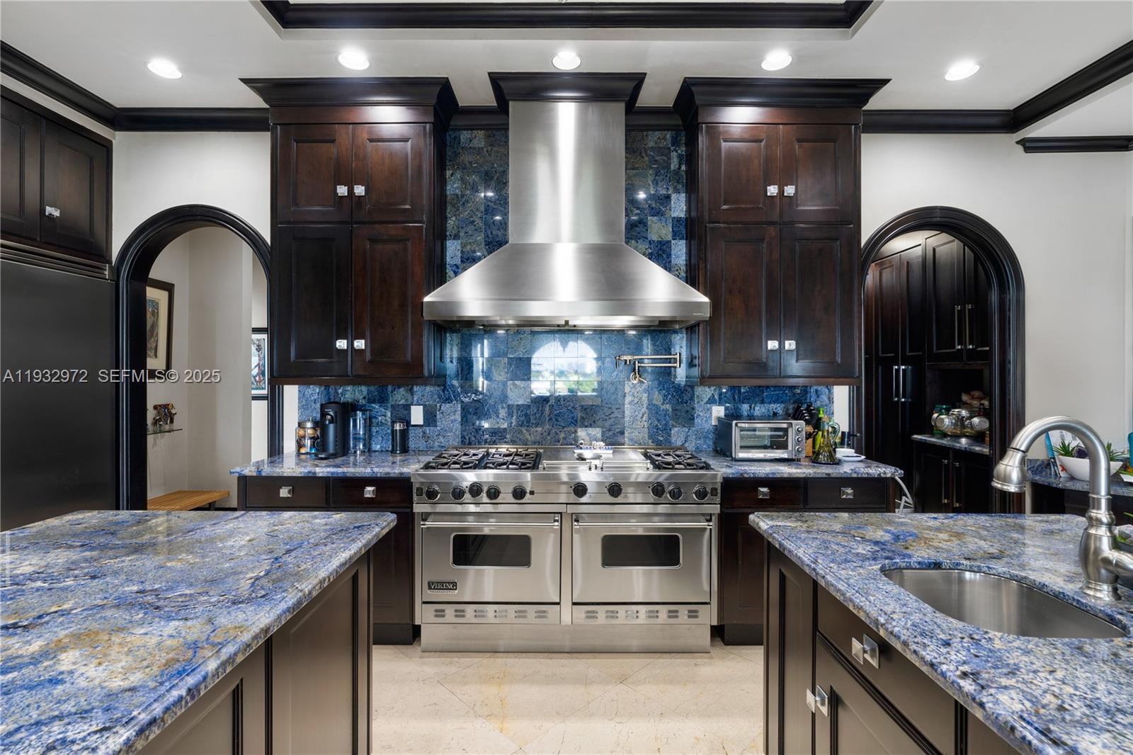 10330 W Broadview Dr