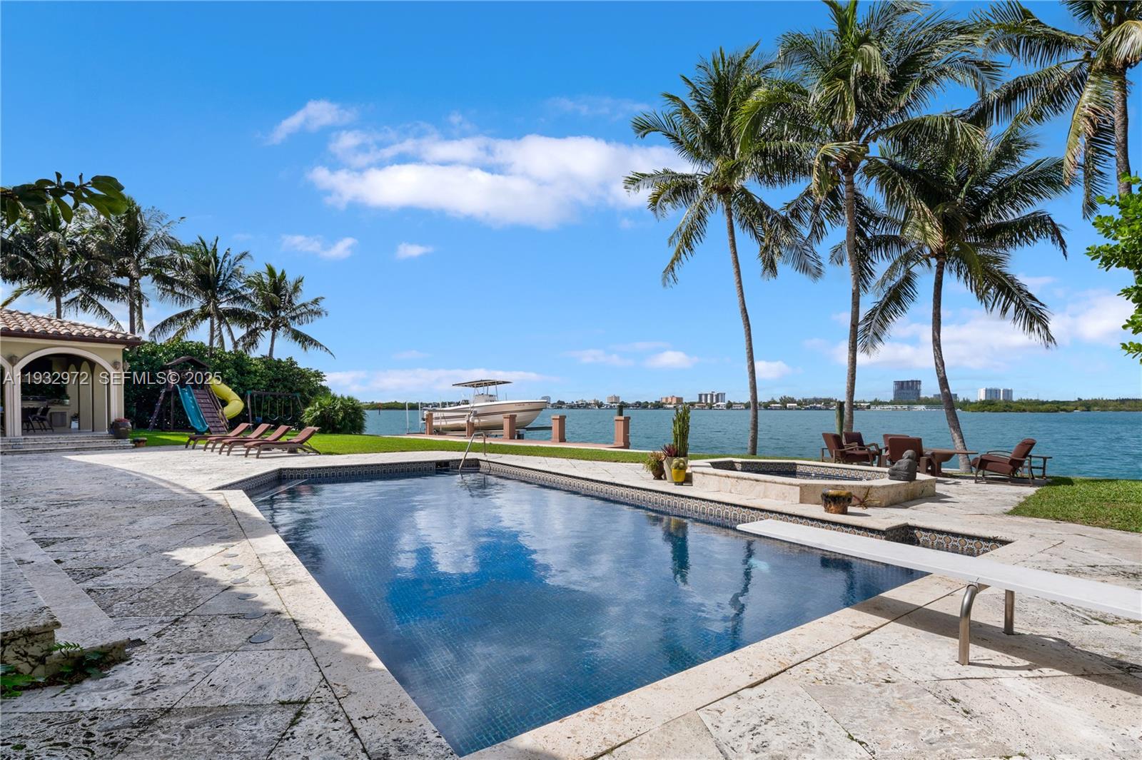 10330 W Broadview Dr