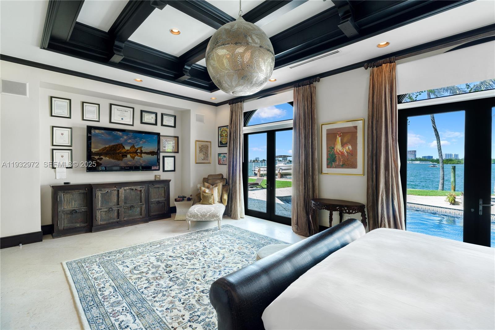 10330 W Broadview Dr