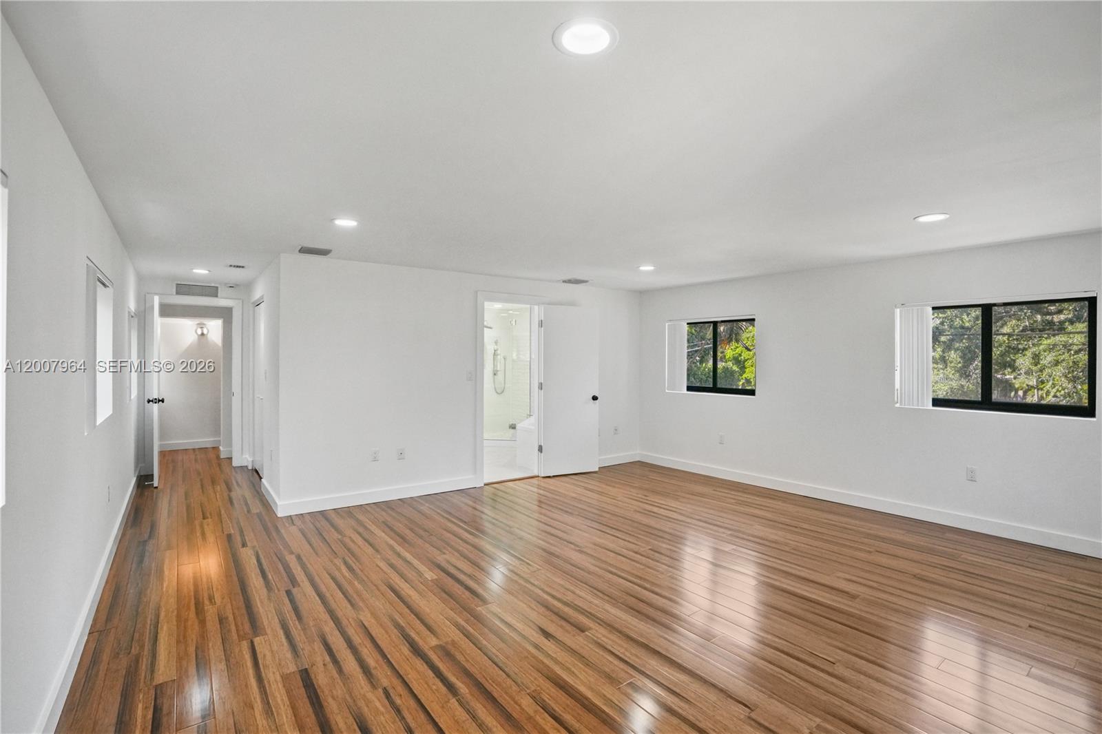 476 NE 119th St