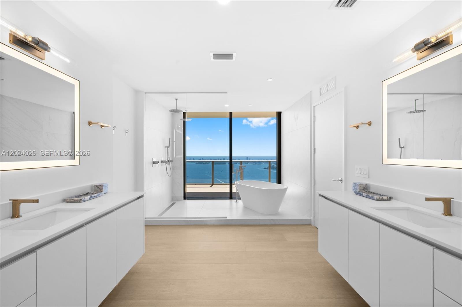 700 NE 24th St Unit: PH6005