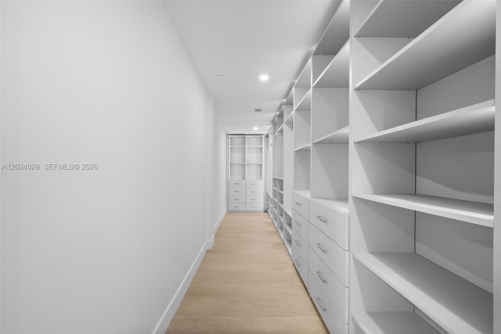 700 NE 24th St Unit: PH6005
