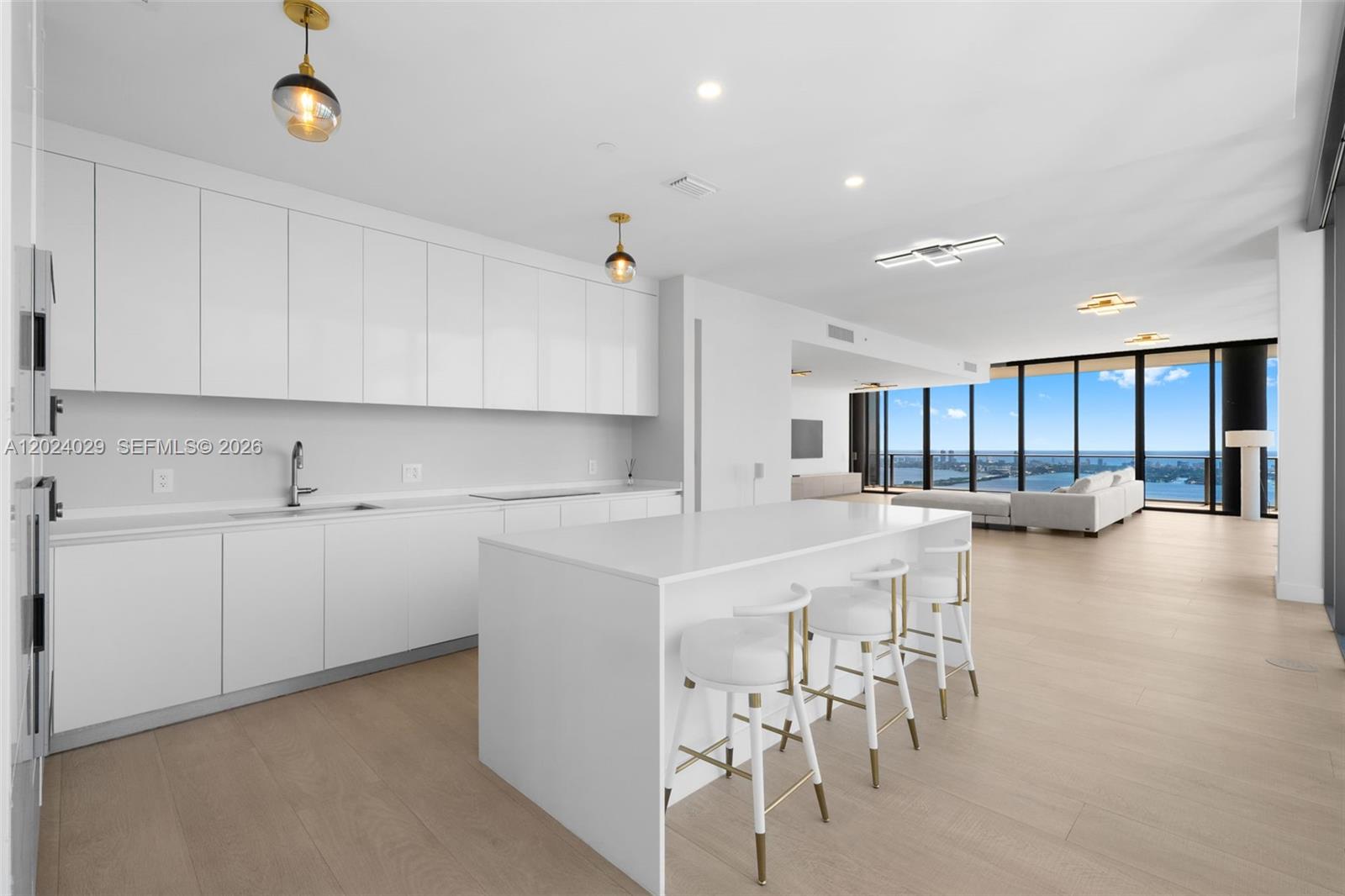 700 NE 24th St Unit: PH6005