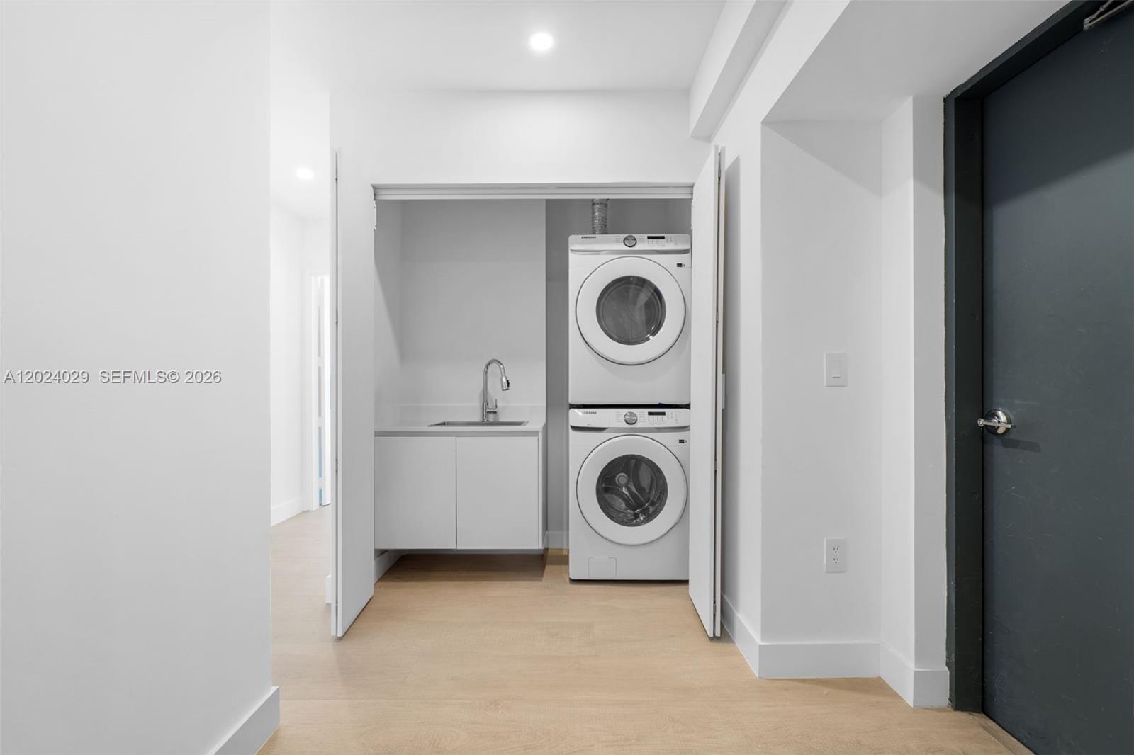 700 NE 24th St Unit: PH6005