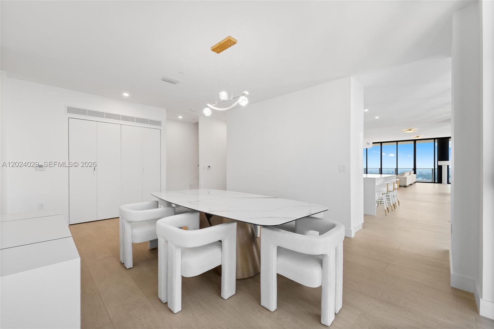 700 NE 24th St Unit: PH6005
