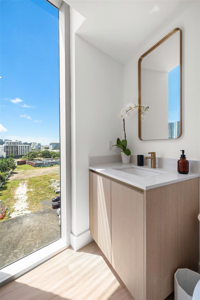 90 NE 32nd street # 801