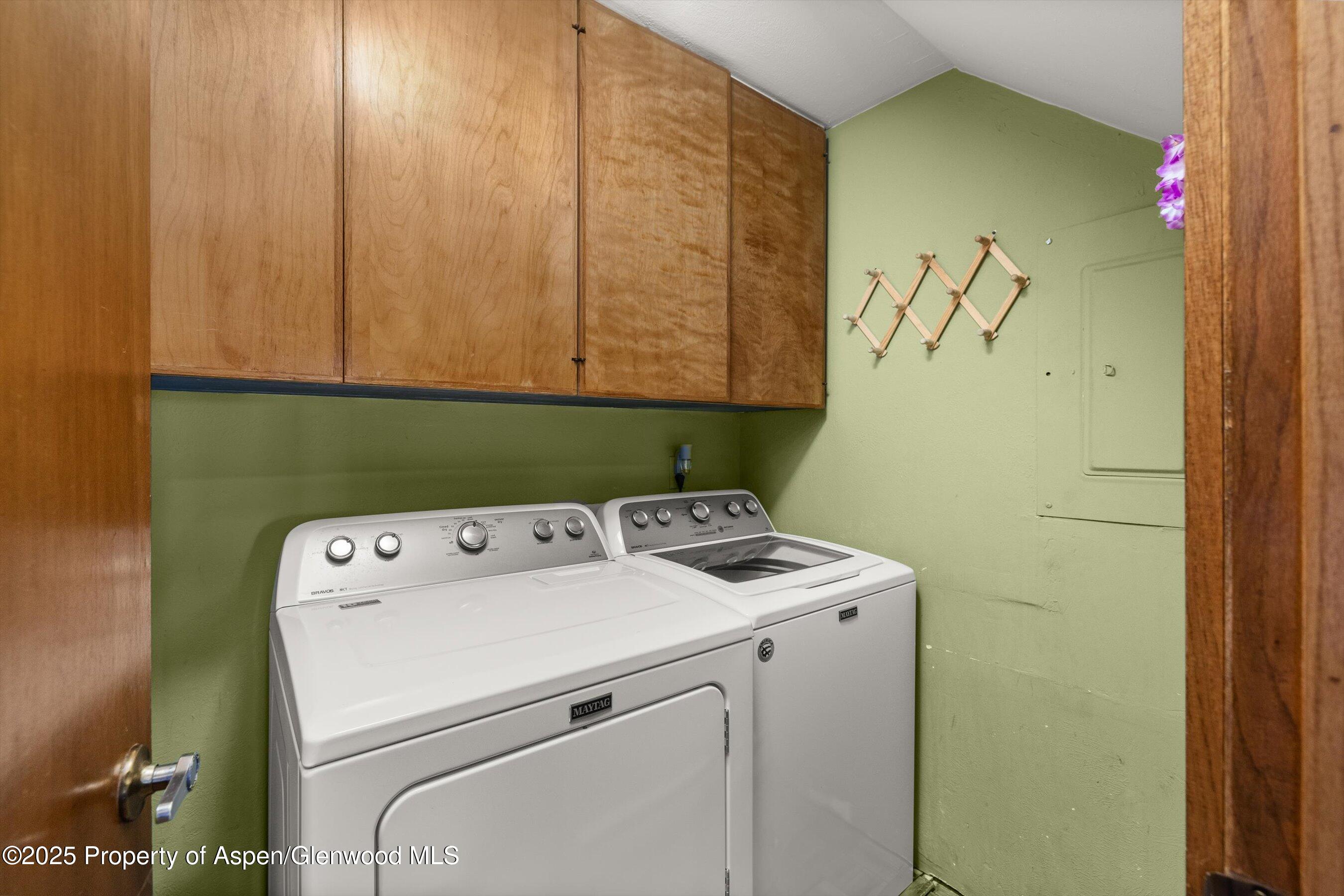 125 E Hyman Avenue, 1A