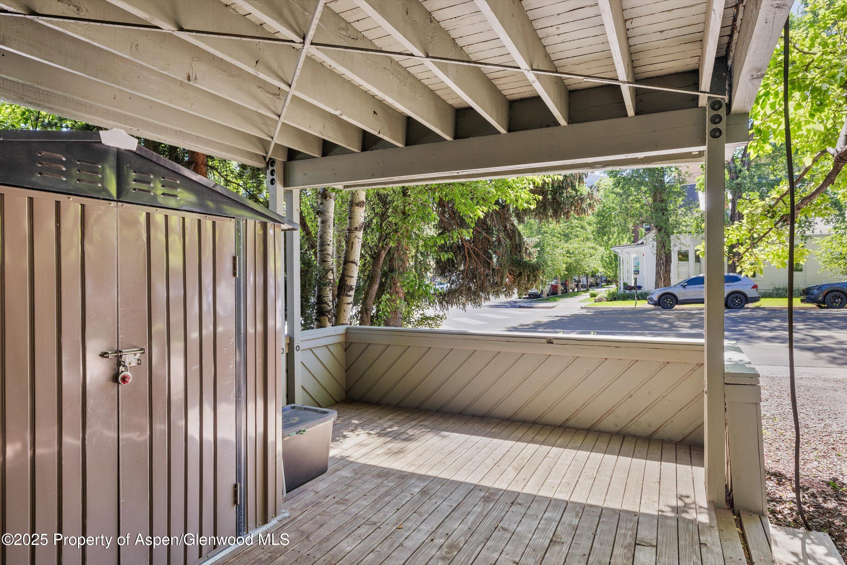 125 E Hyman Avenue, 1A