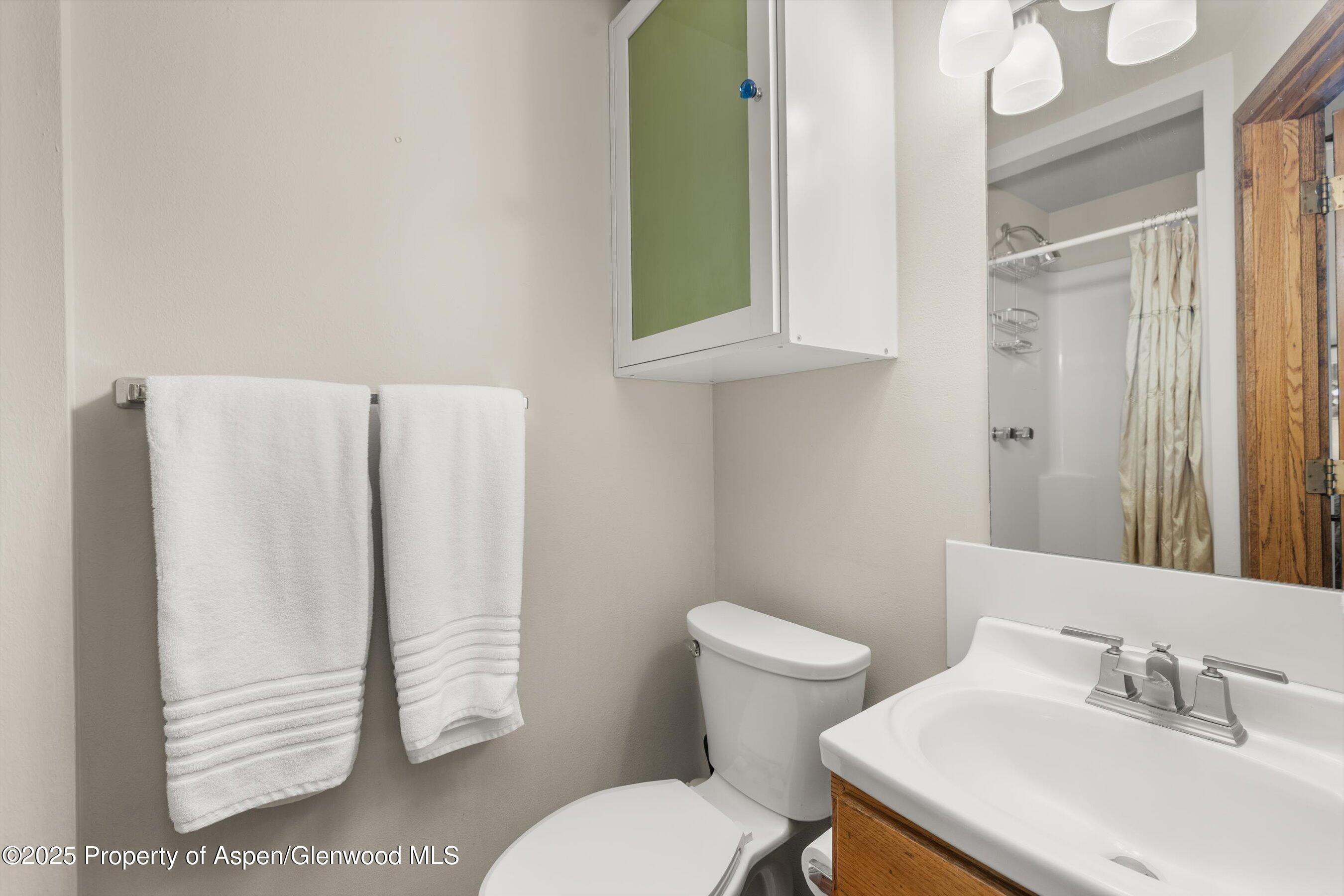 125 E Hyman Avenue, 1A