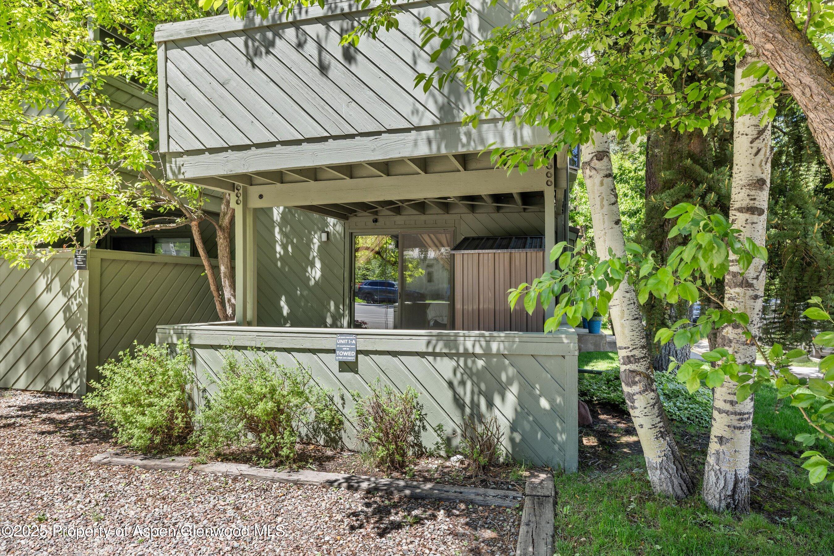 125 E Hyman Avenue, 1A