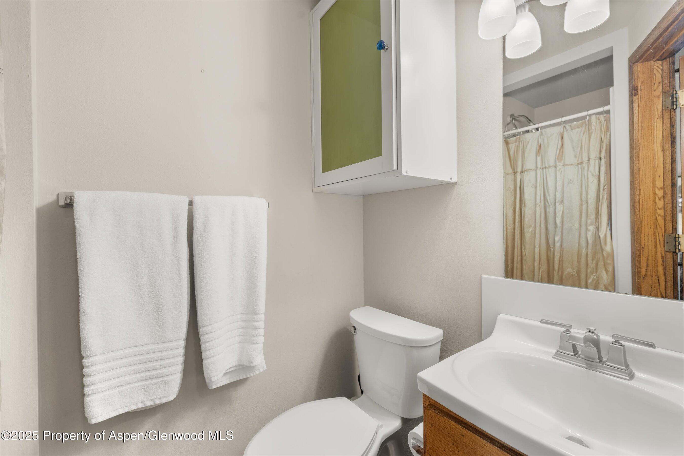 125 E Hyman Avenue, 1A