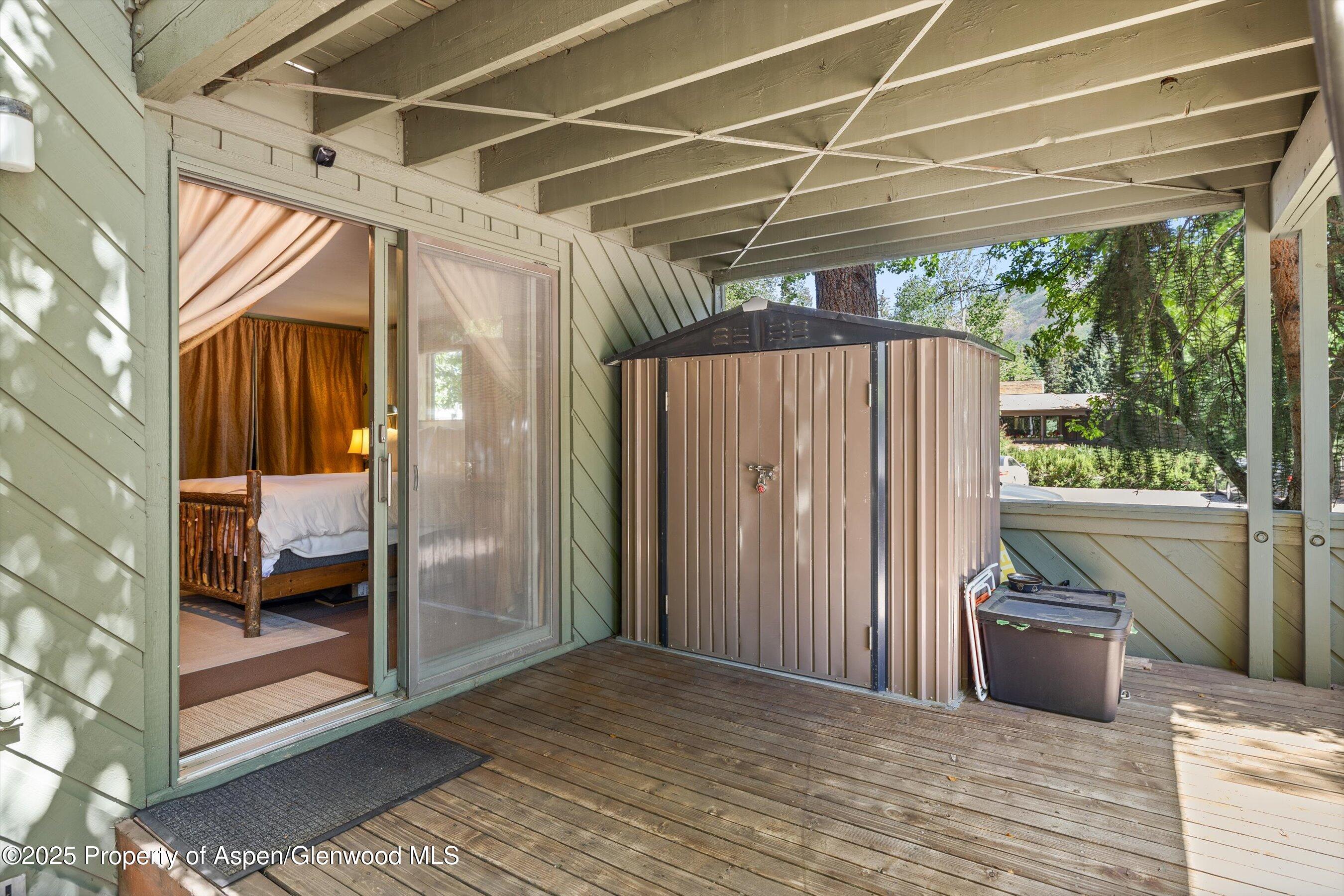 125 E Hyman Avenue, 1A