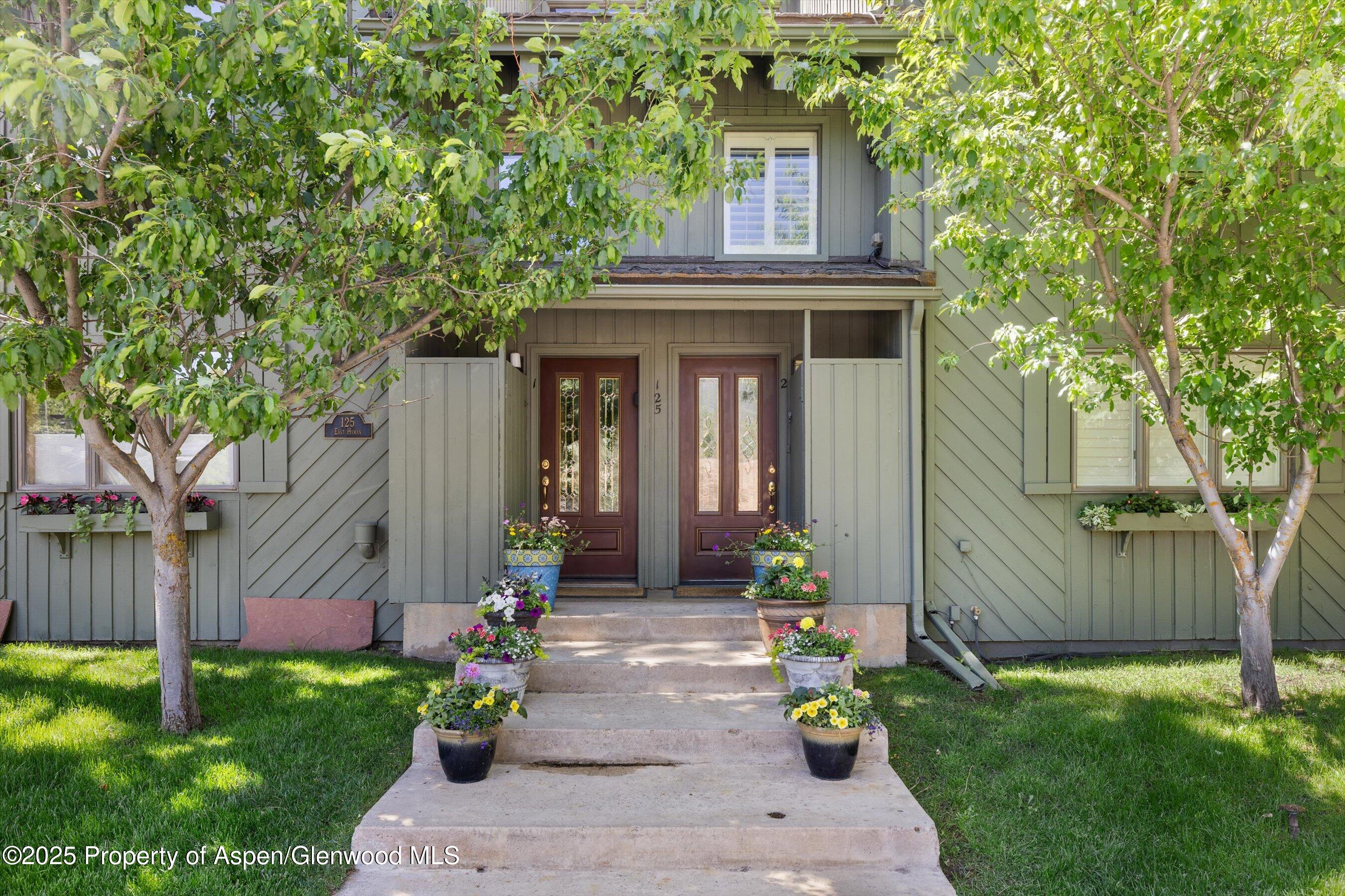 125 E Hyman Avenue, 1A