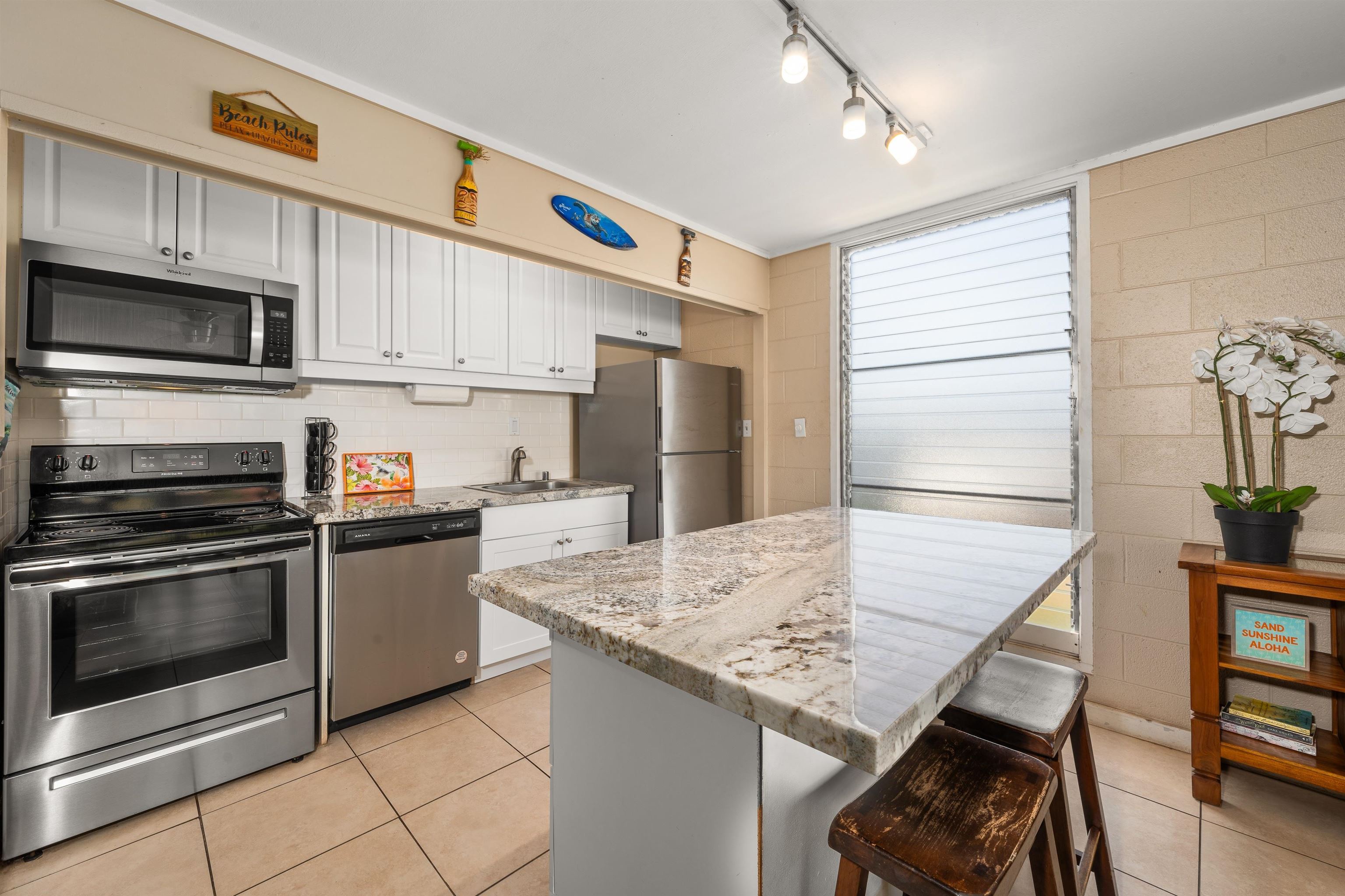 3559 Lower Honoapiilani Rd Unit: 1F