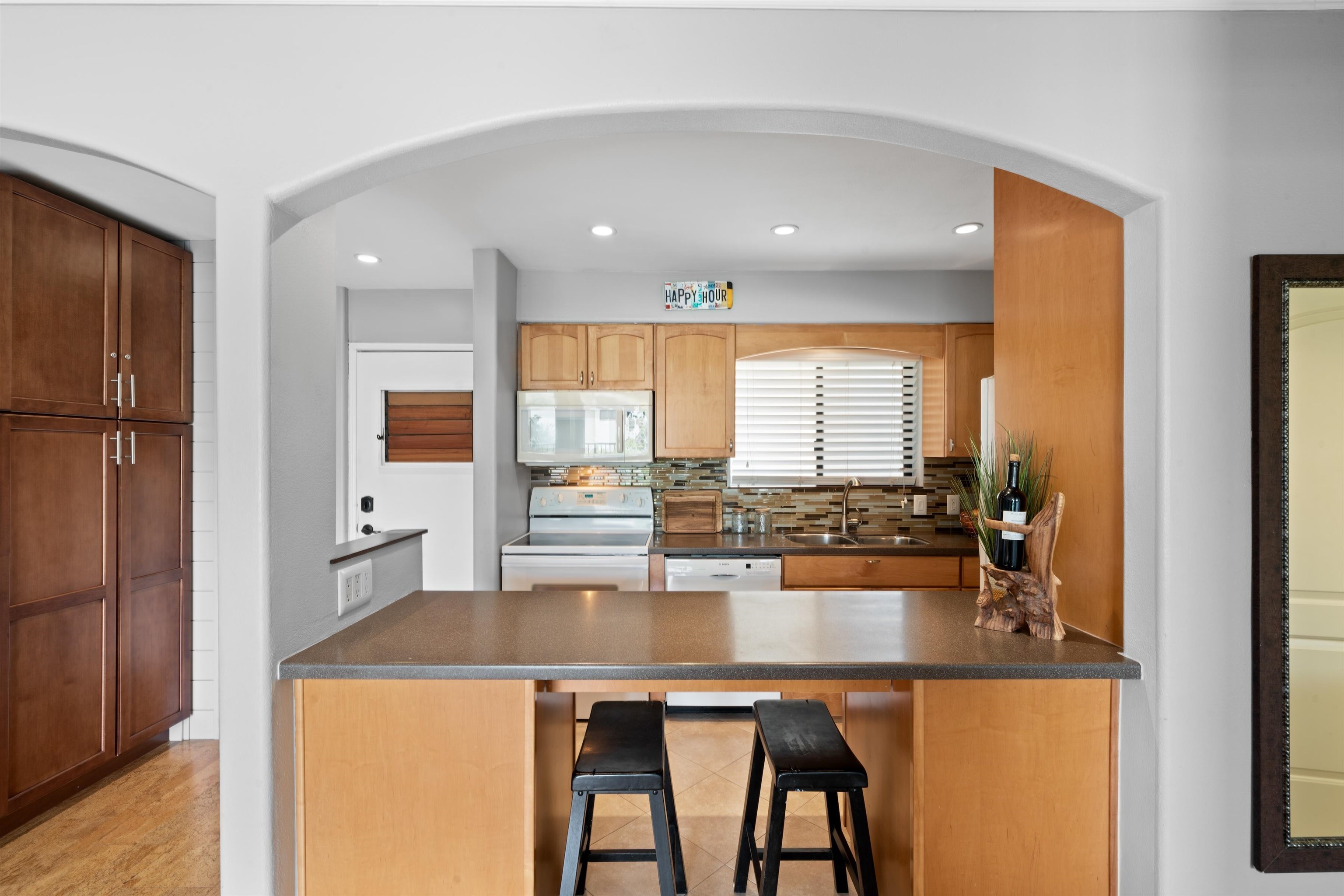 280 HAUOLI St Unit: B10