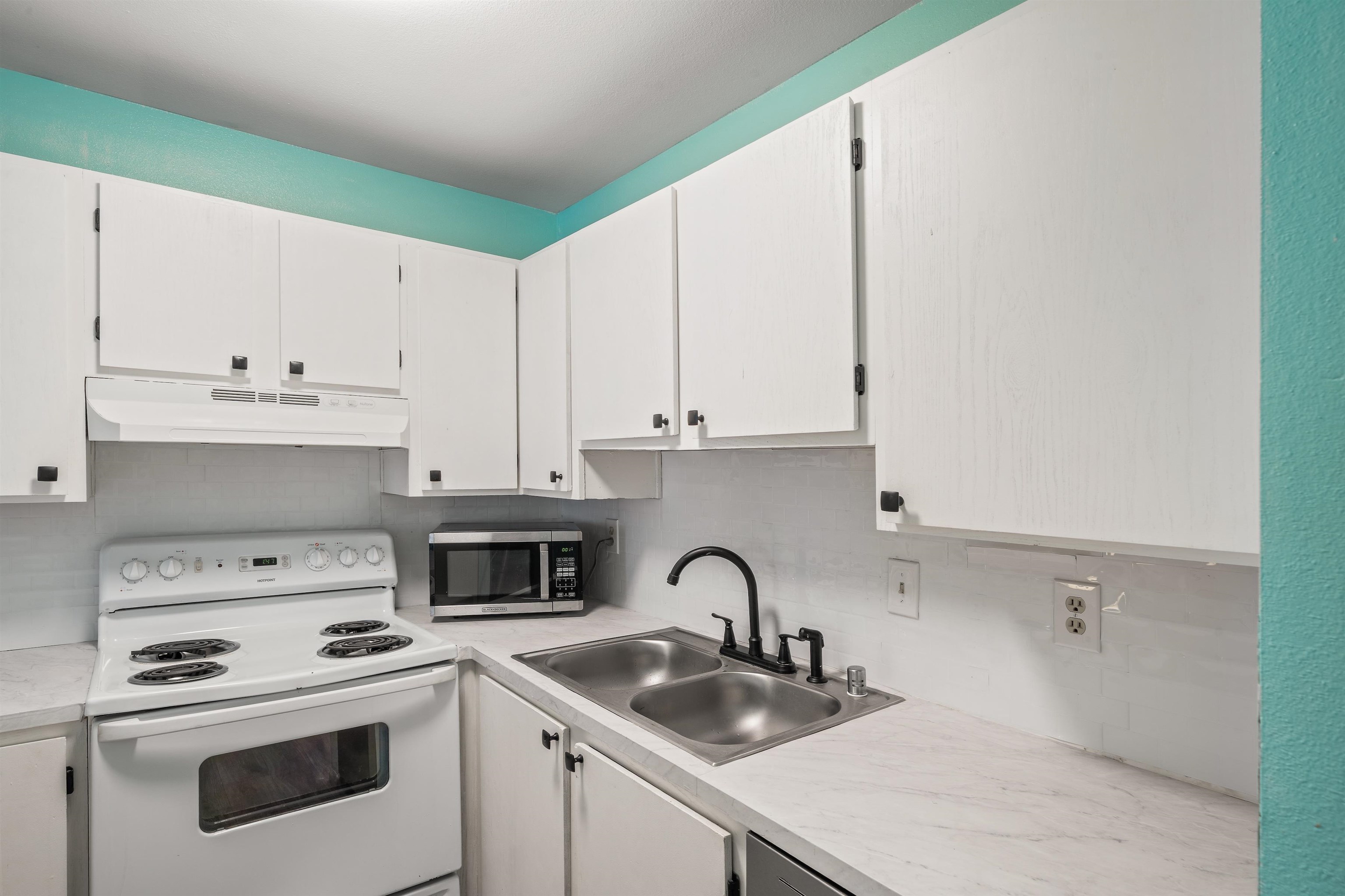 3740 Lower Honoapiilani Rd Unit: A107