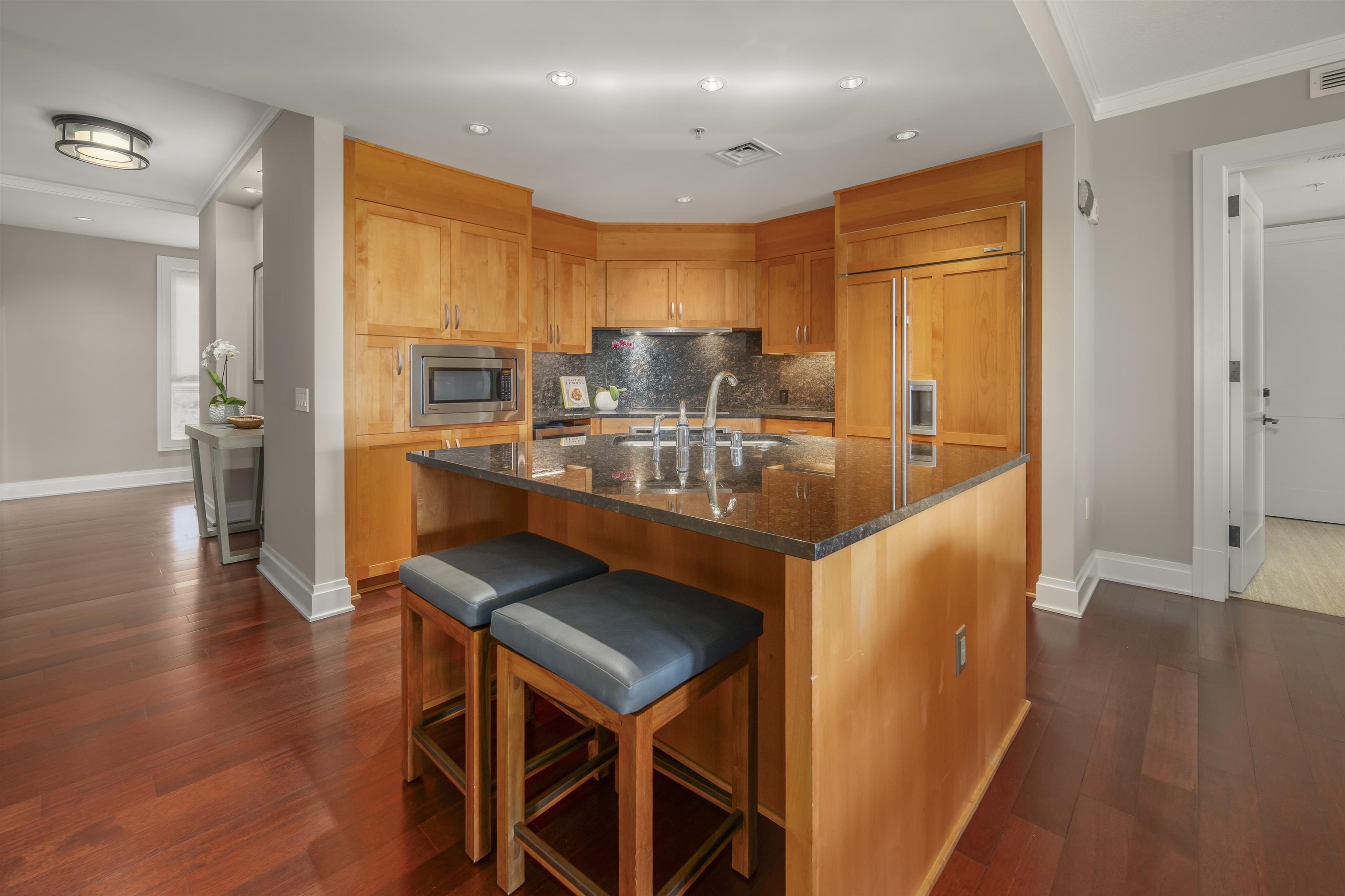 1 Bay DR Unit: 4304