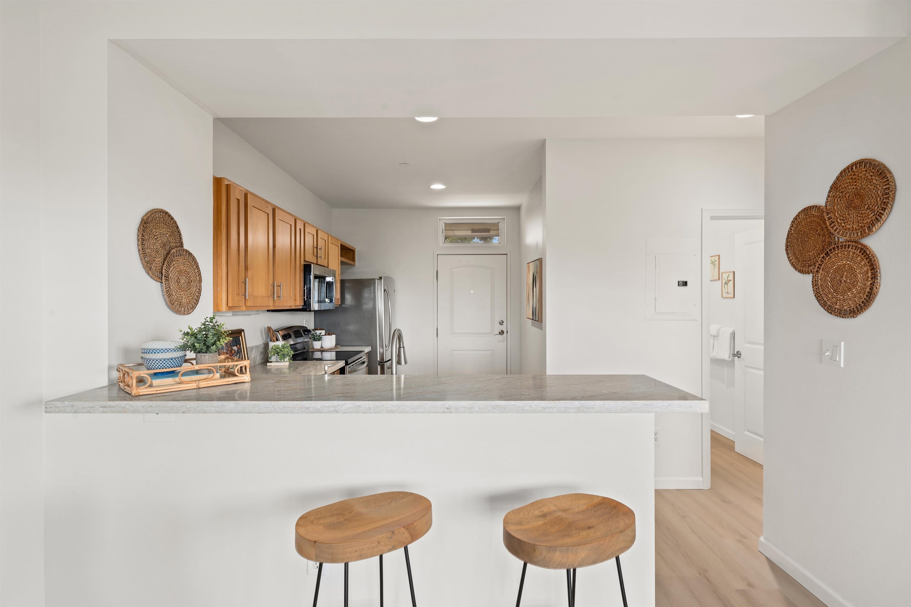 3708 LOWER HONOAPIILANI Rd Unit: E20