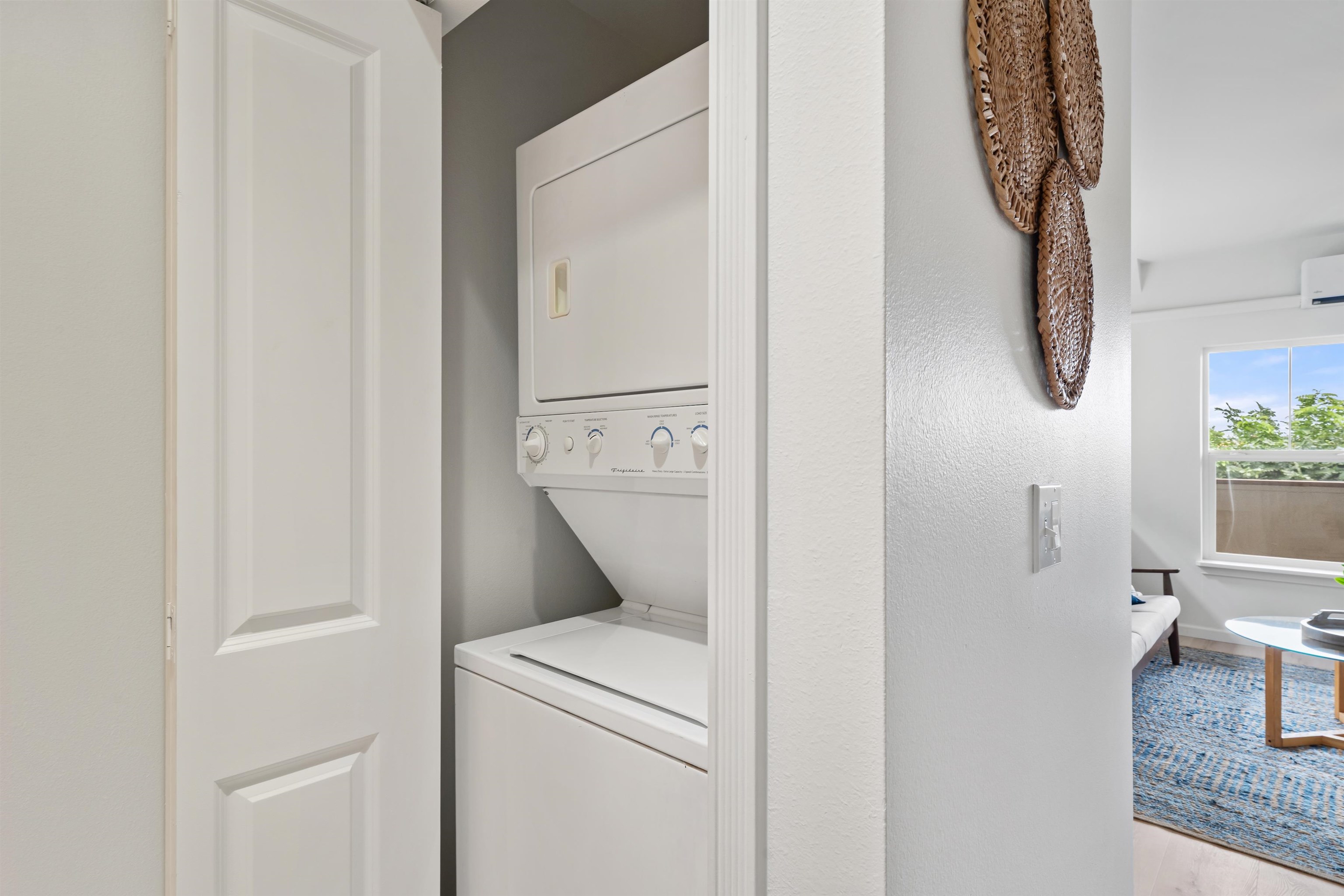 3708 LOWER HONOAPIILANI Rd Unit: E20