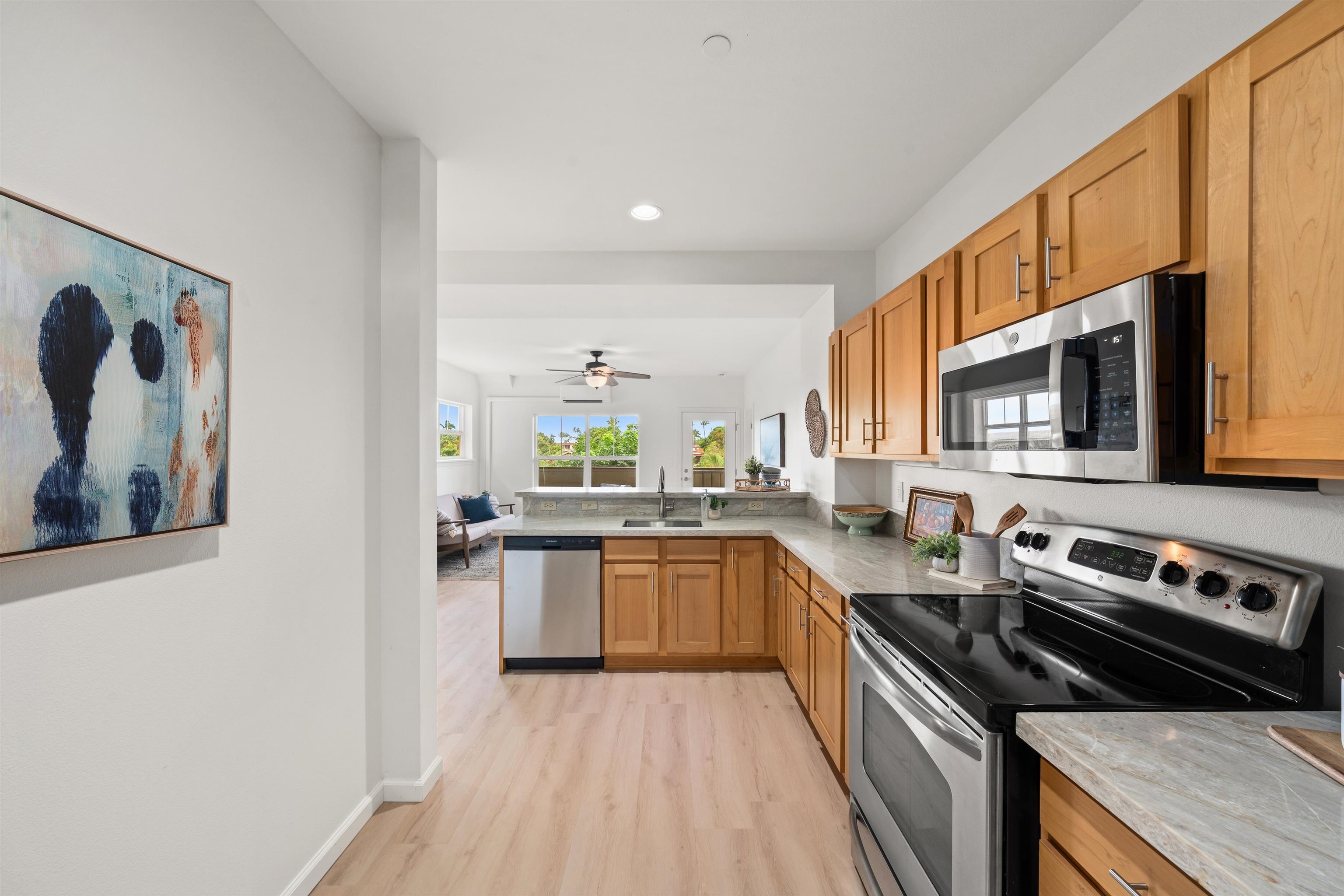 3708 LOWER HONOAPIILANI Rd Unit: E20