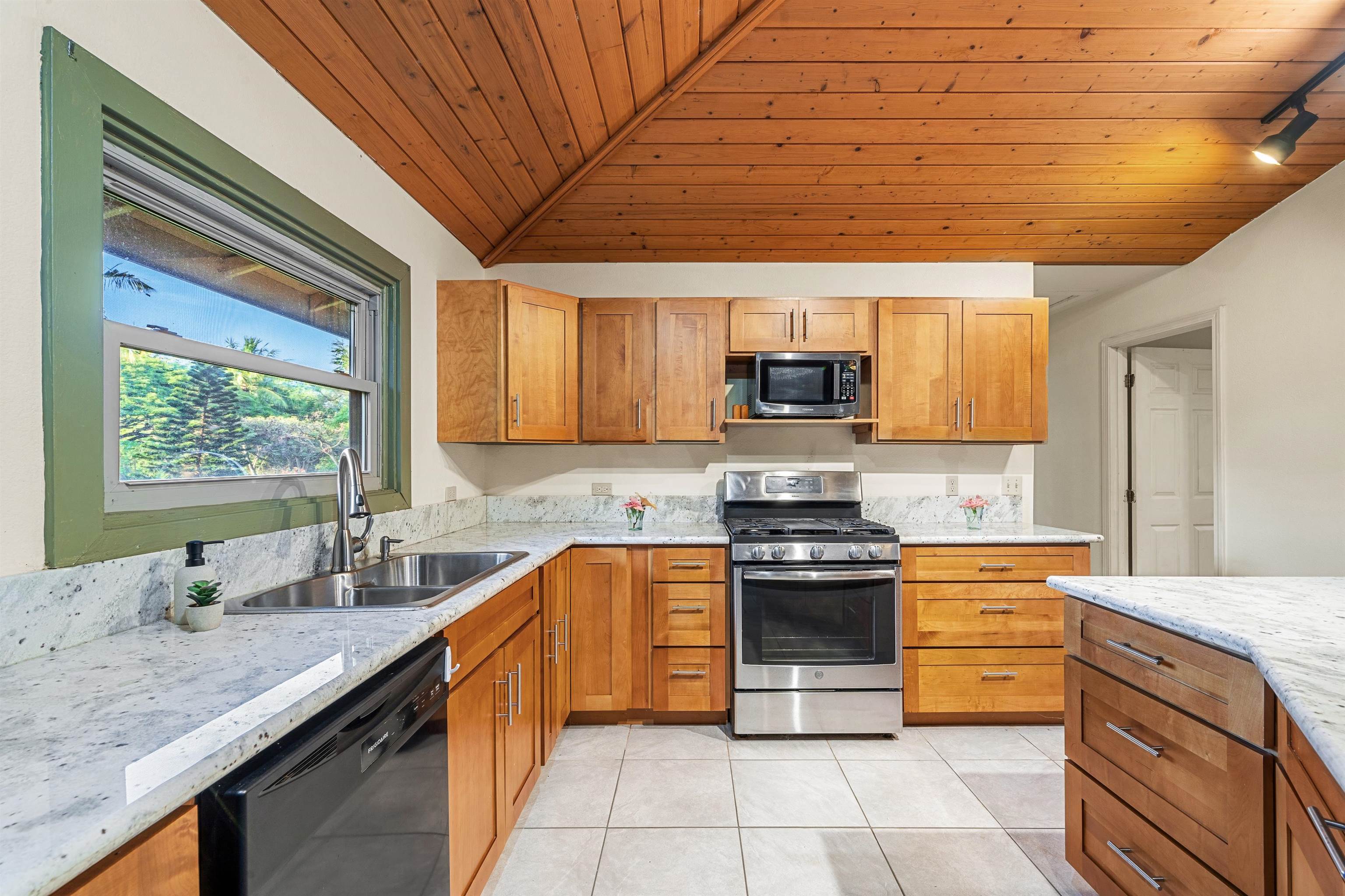 2944 Kalua Koi Rd