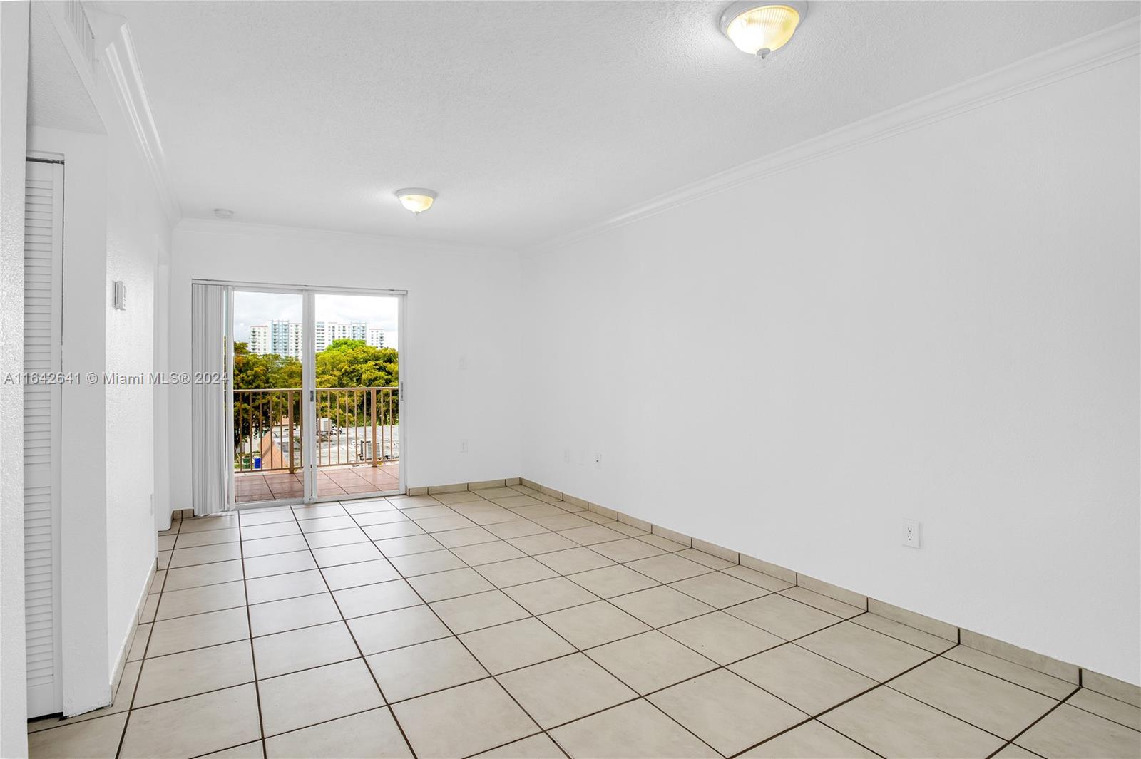 2441 SW 31st Ave # 304
