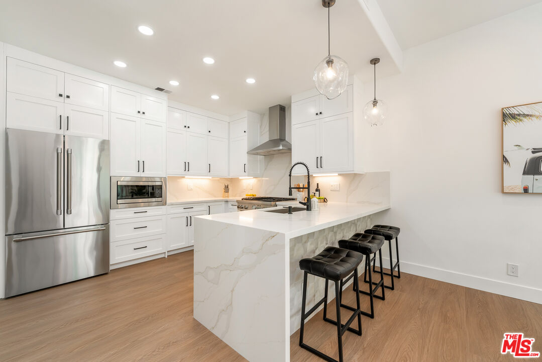 6453 Zuma View Pl Unit: 123