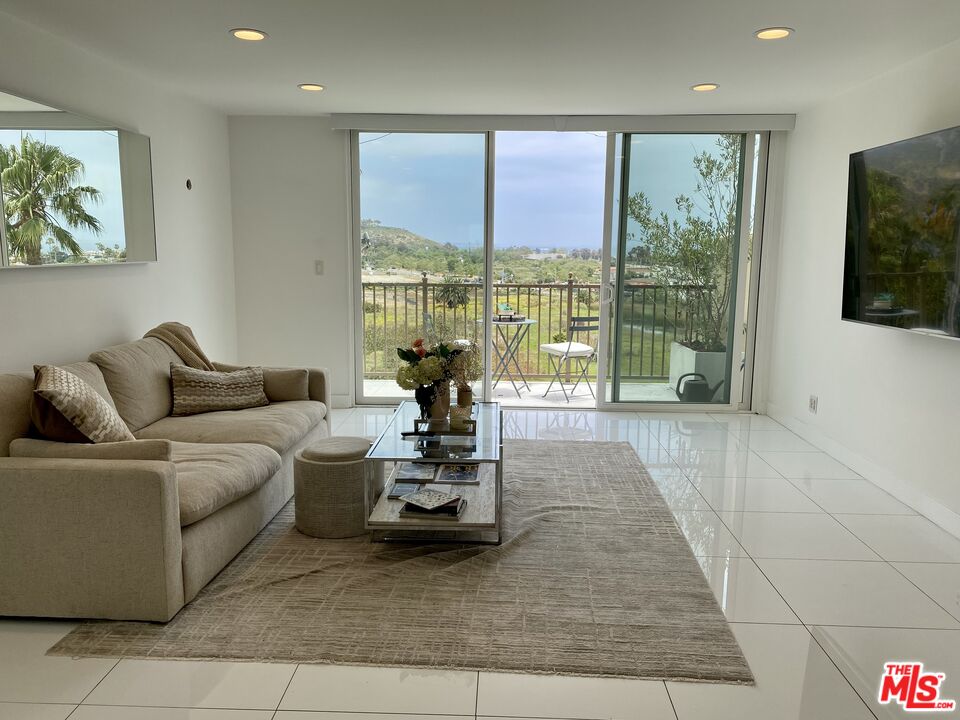 23901 Civic Center Way Unit: 114