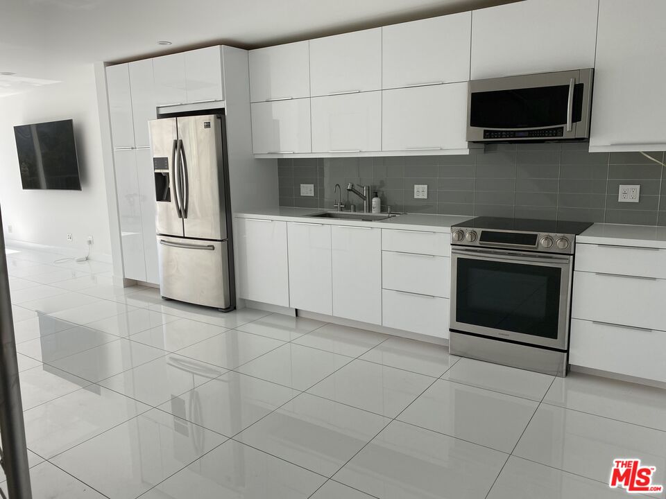 23901 Civic Center Way Unit: 114