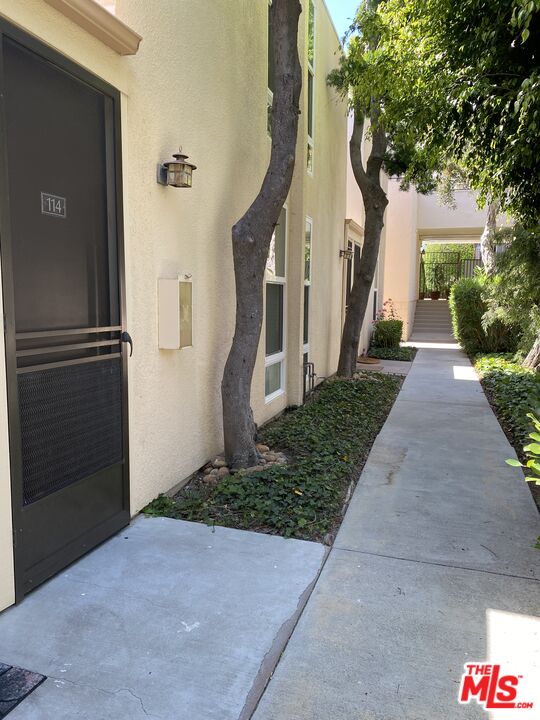 23901 Civic Center Way Unit: 114