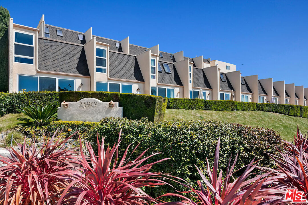 23901 Civic Center Way Unit: 114