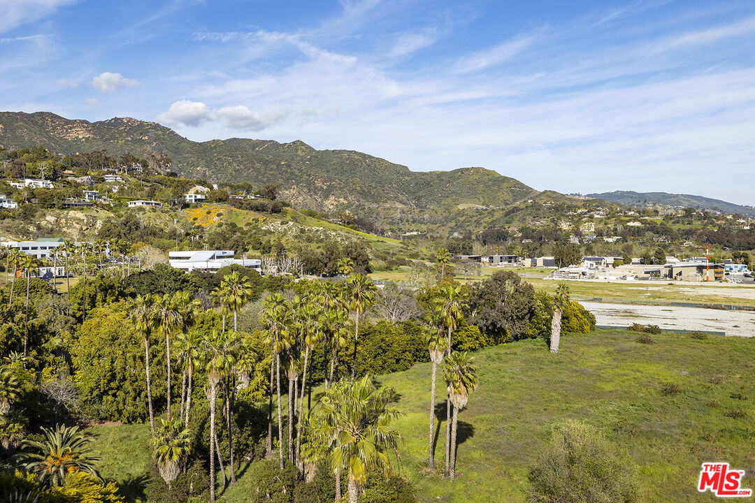 23901 Civic Center Way Unit: 372