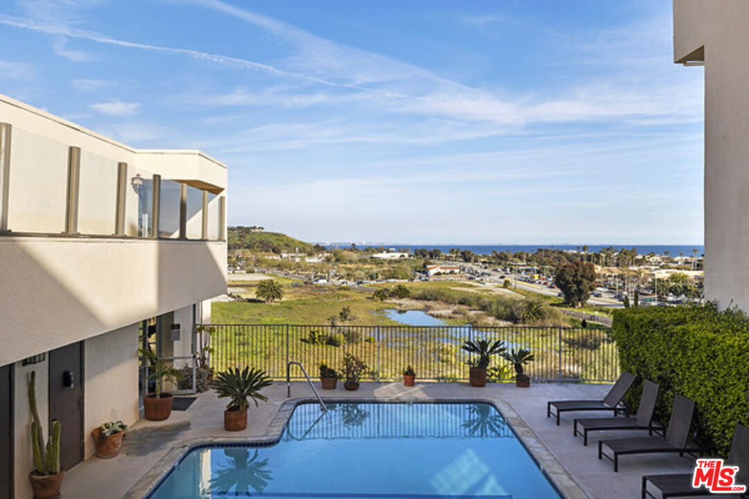 23901 Civic Center Way Unit: 372