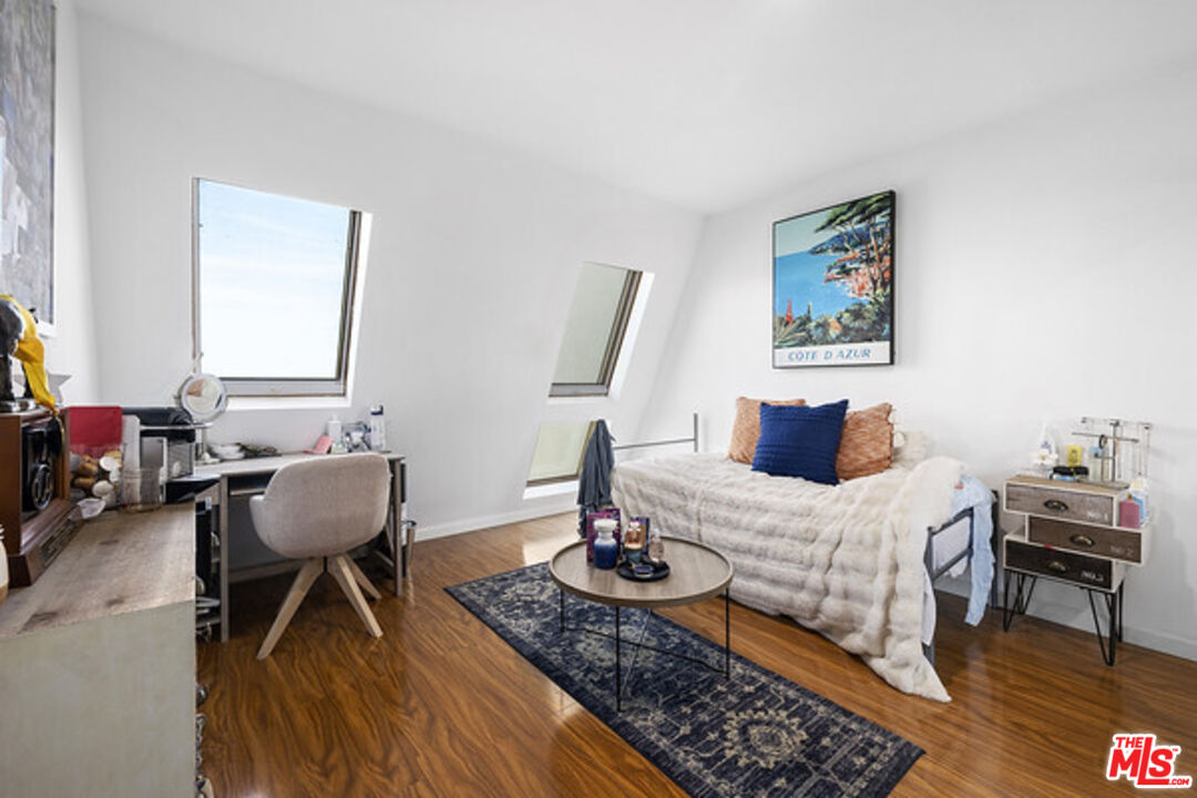 23901 Civic Center Way Unit: 372