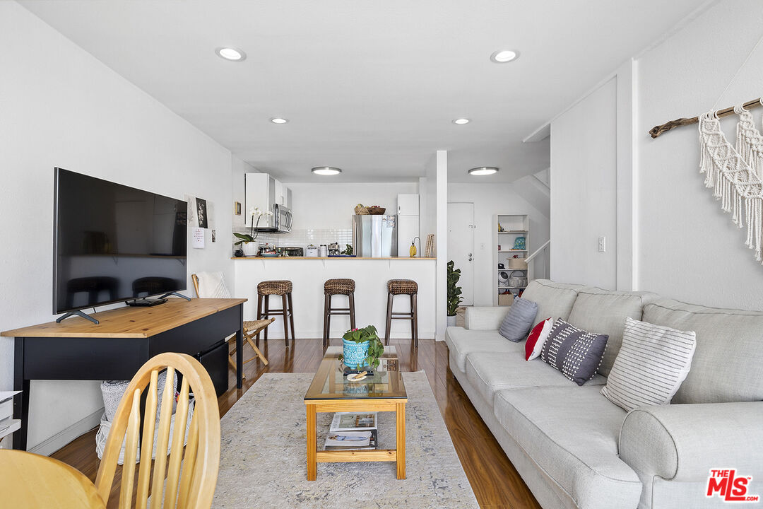 23901 Civic Center Way Unit: 372