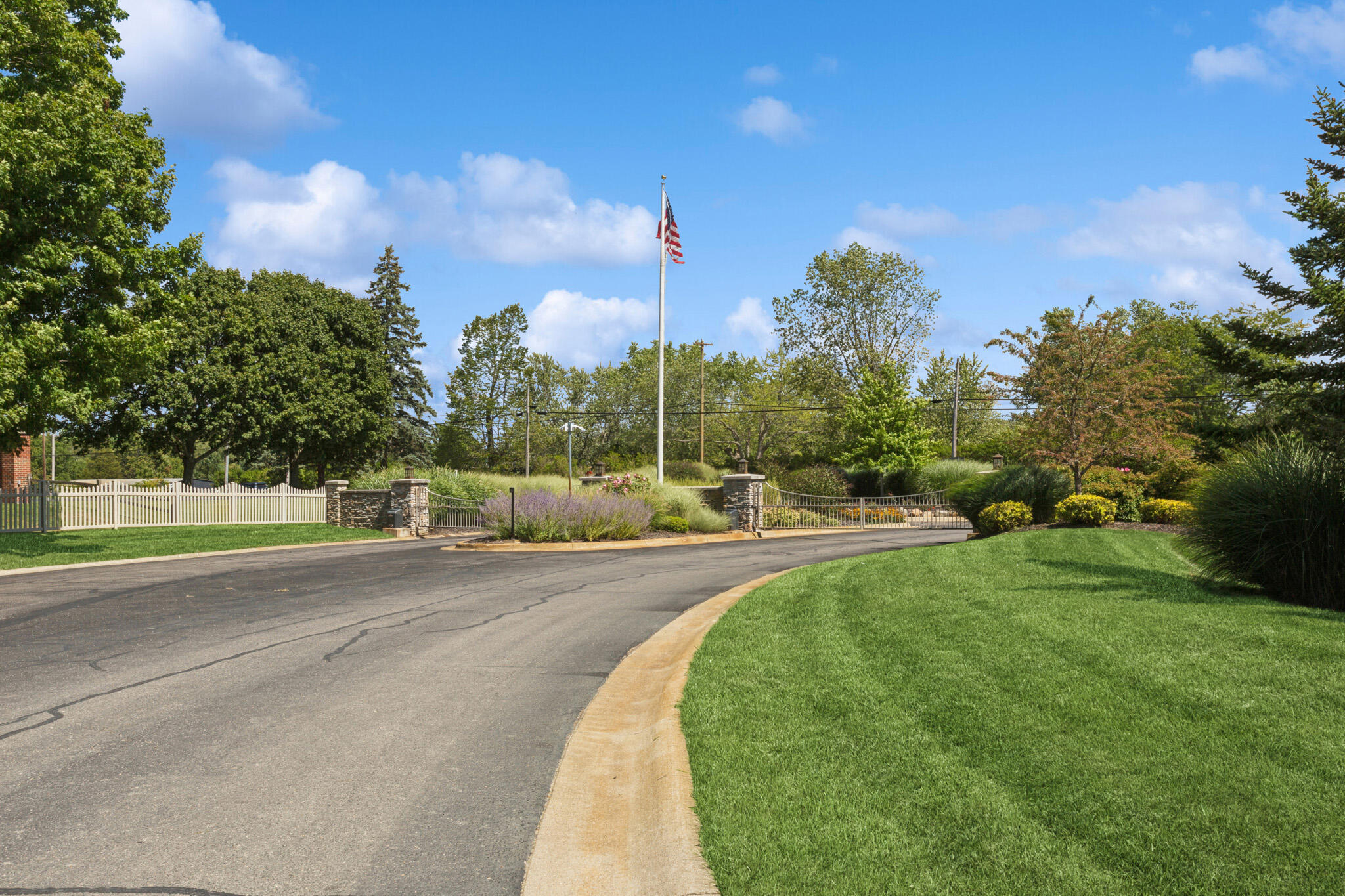 7161 Windcliff Drive, 9