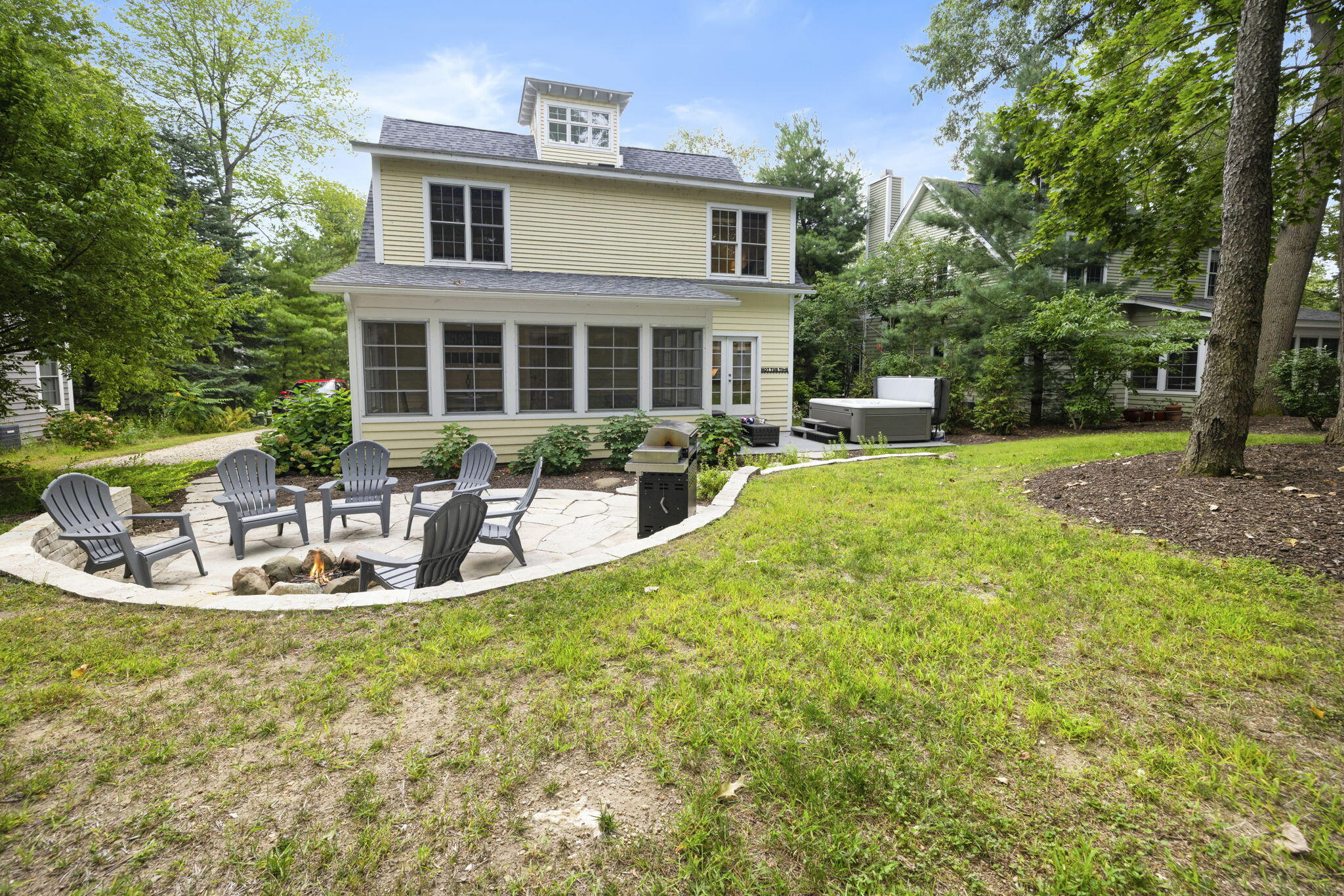 9912 Cottage Lane