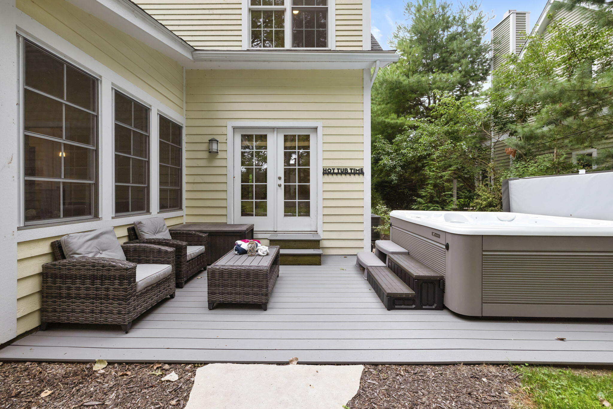 9912 Cottage Lane