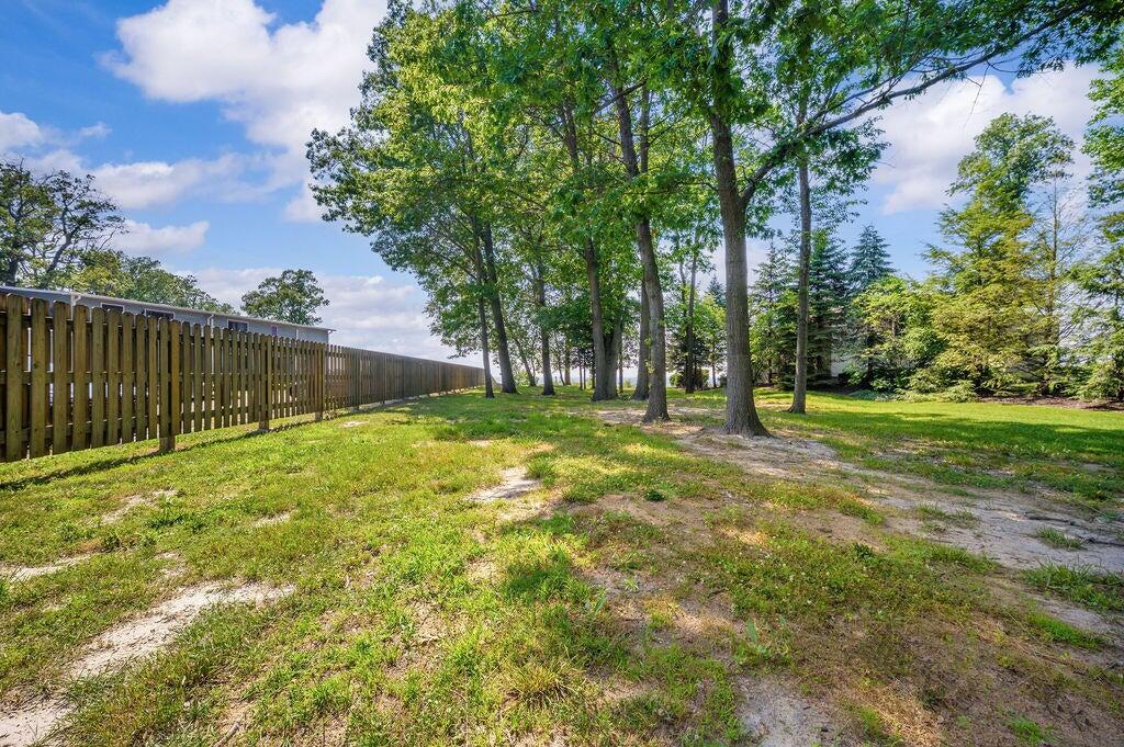 4830 Lakeside Lane 
