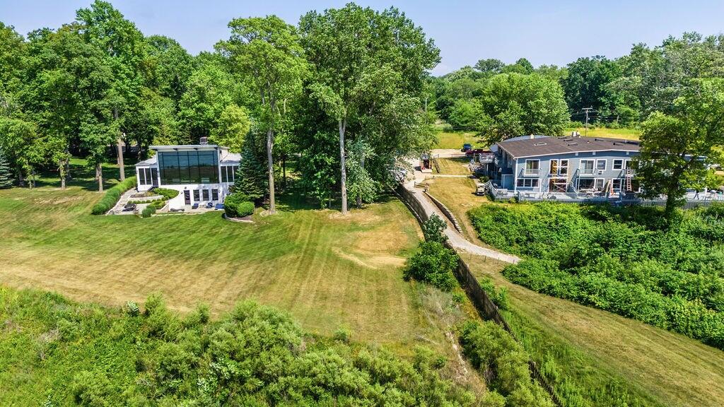 4830 Lakeside Lane 
