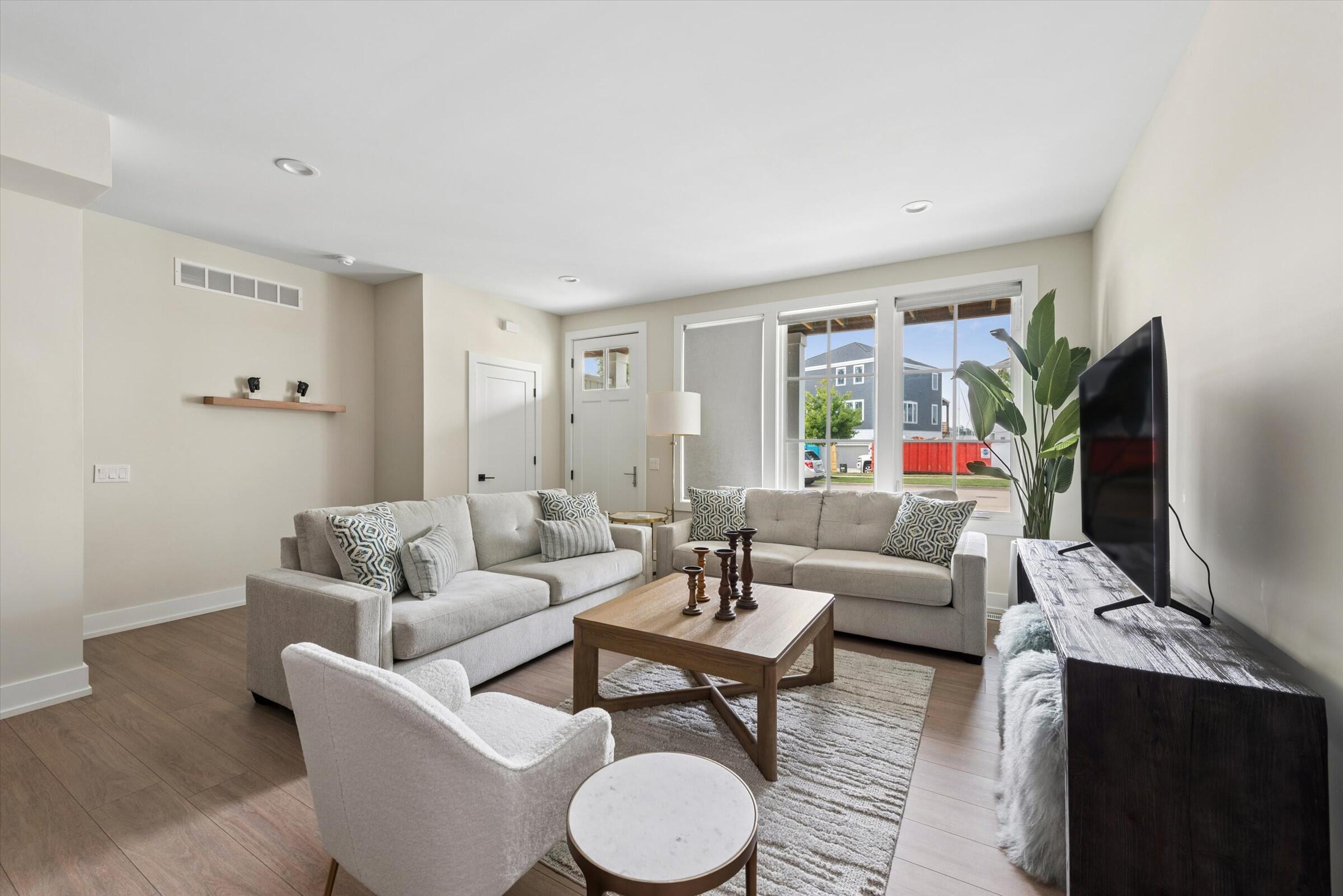 929 Harbor Drive E, St. Joseph