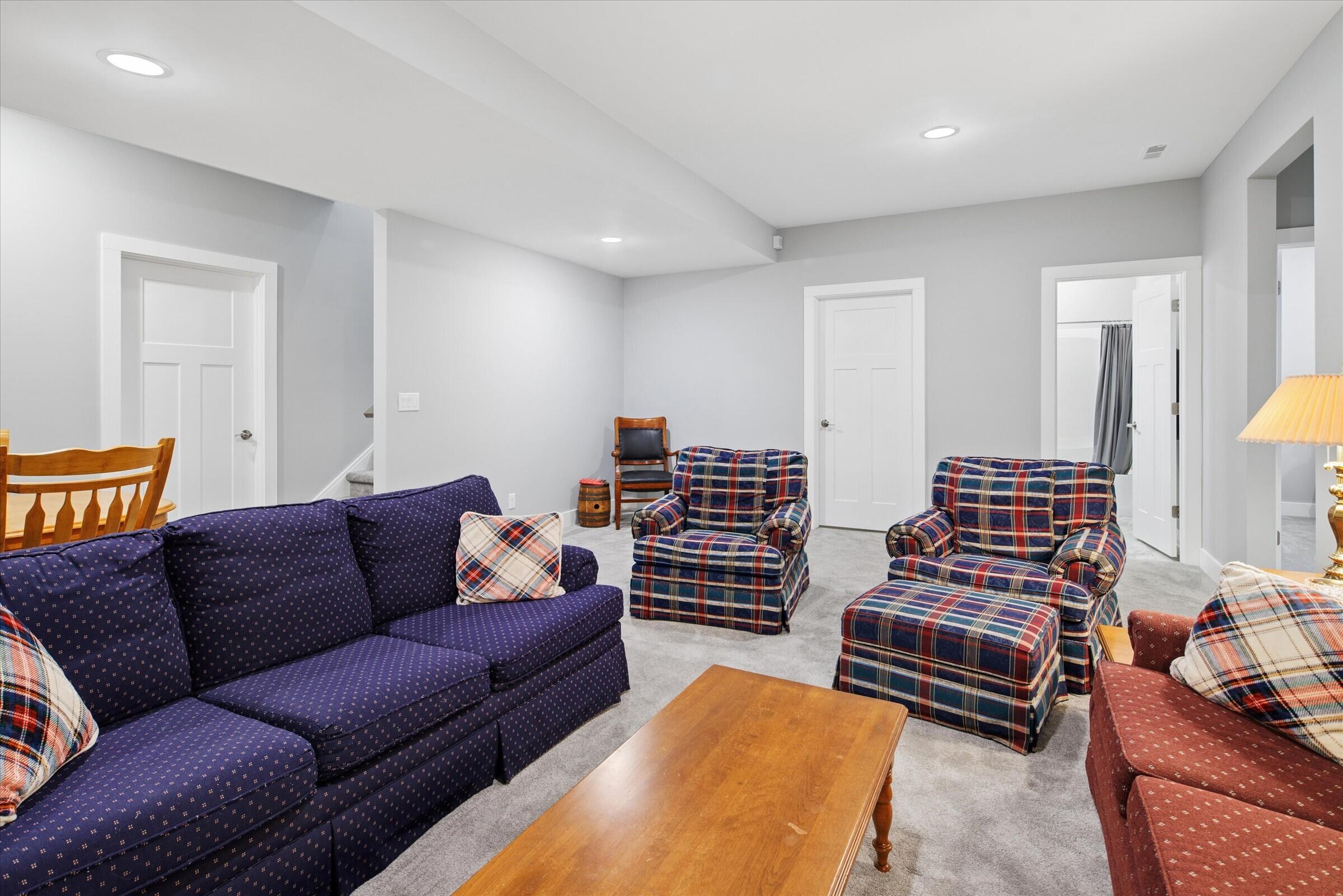 556 N Shore Drive 14