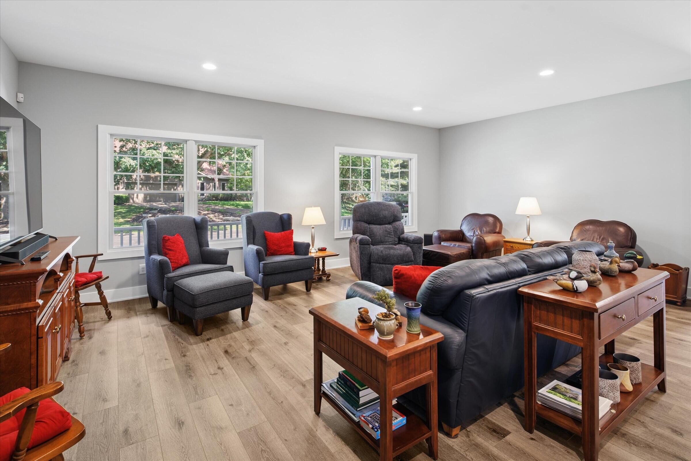 556 N Shore Drive 14