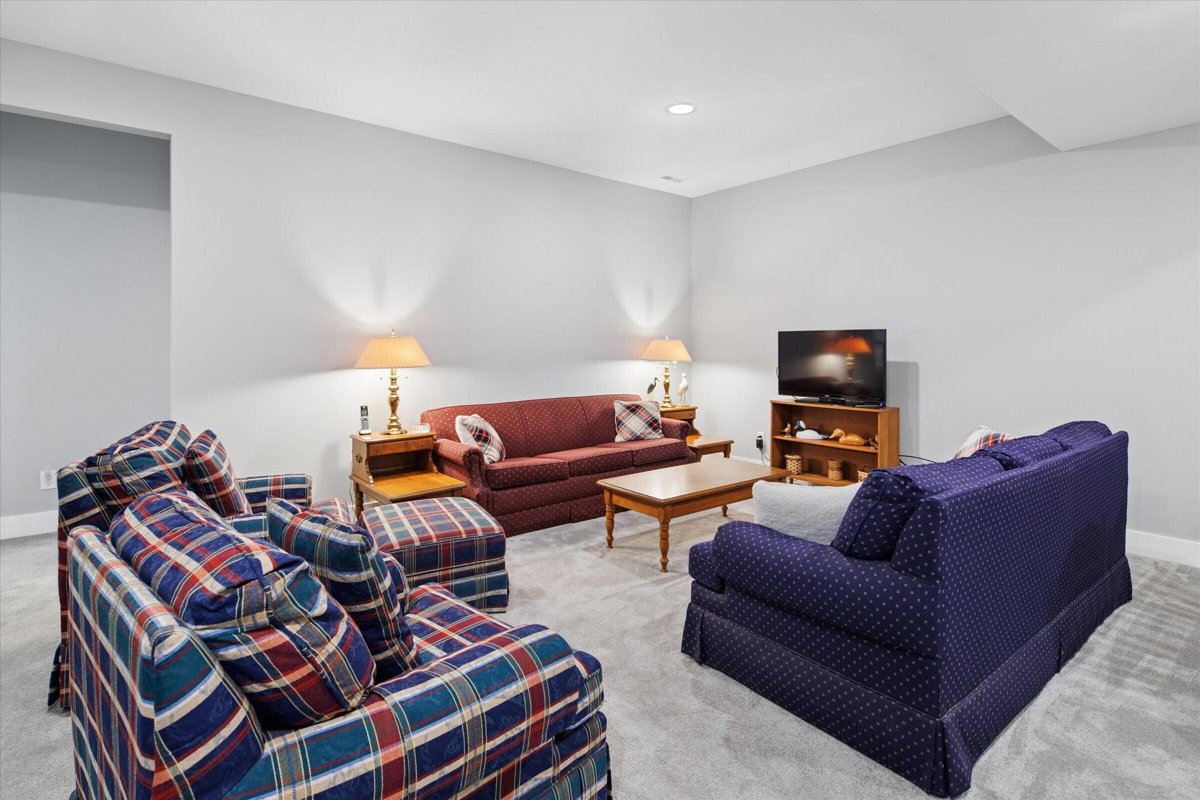 556 N Shore Drive 14