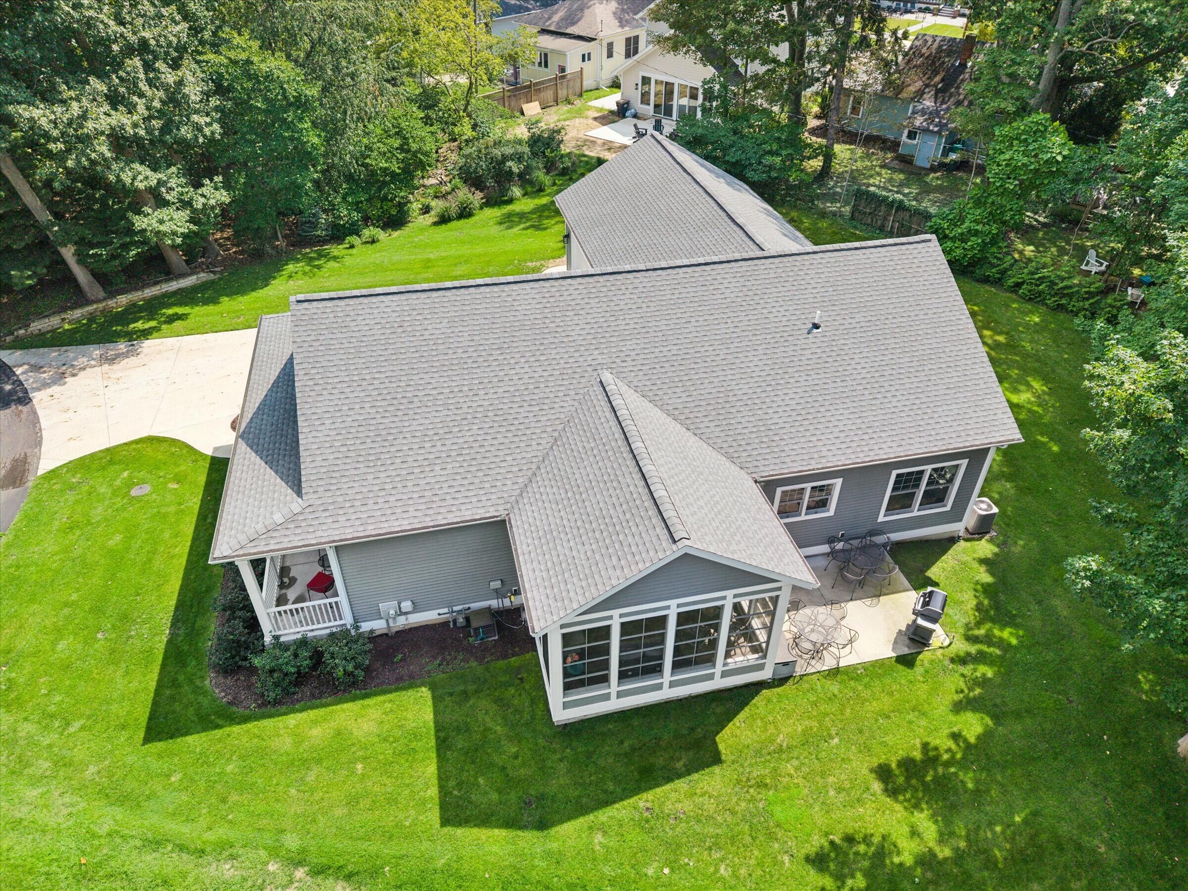 556 N Shore Drive 14