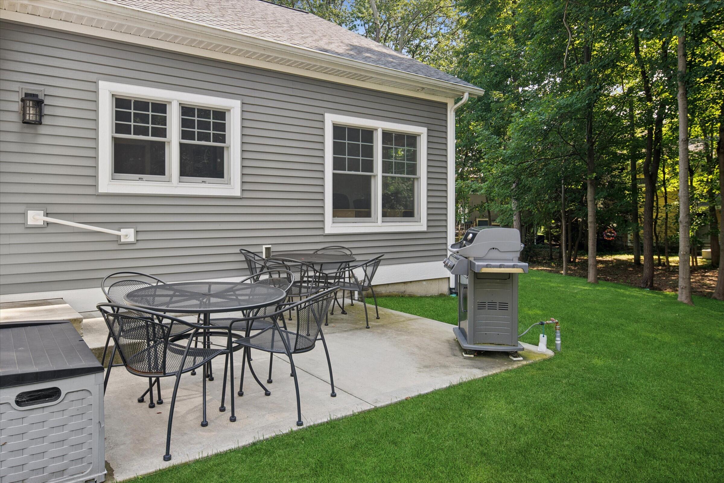 556 N Shore Drive 14