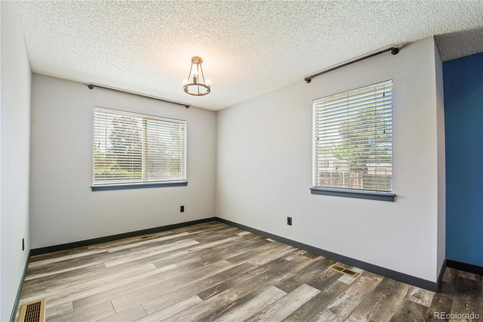 4860 E 120th Place